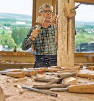 Nghề điêu khắc gỗ là gì? Những điều cần biết