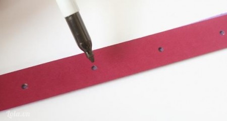 Cách làm vòng treo cửa bằng vải nỉ
