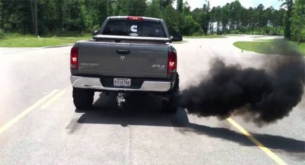 Nguyên nhân và cách khắc phục tình trạng ô tô xả khói đen 5