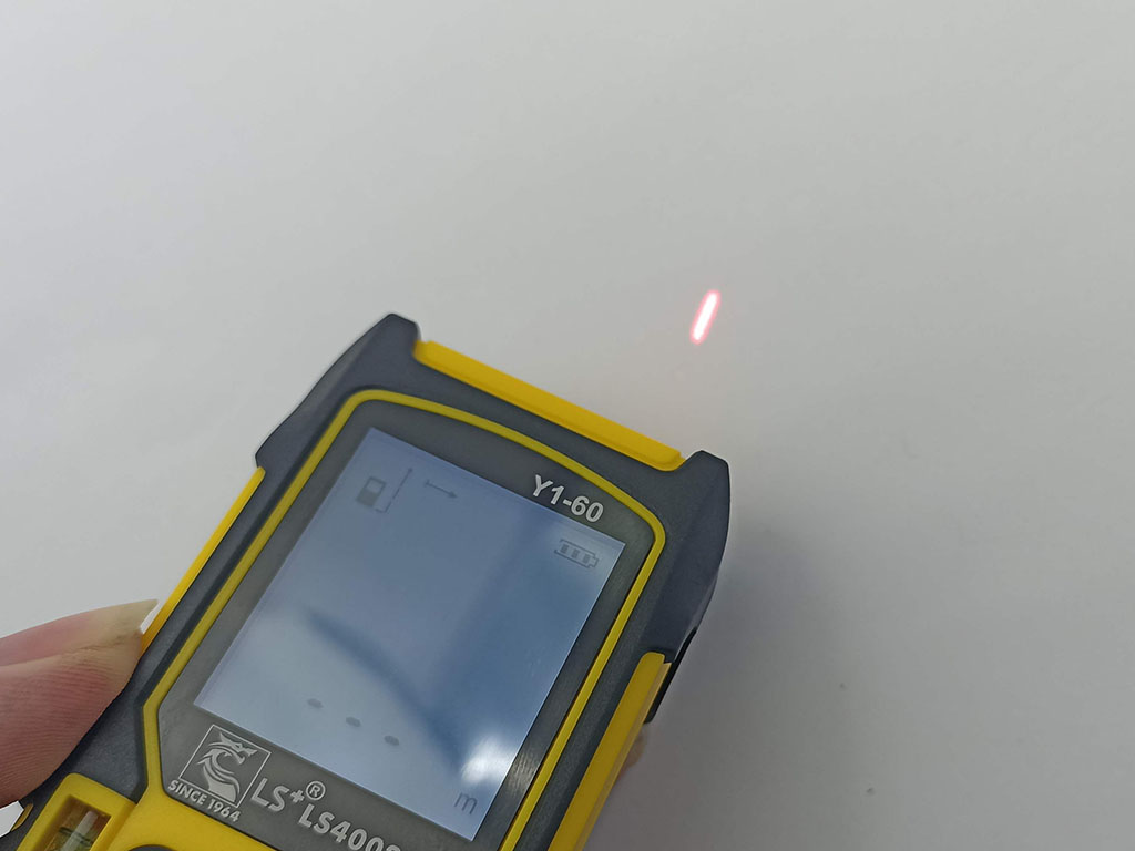 Tia laser loại 2 sáng mạnh, dễ nhìn