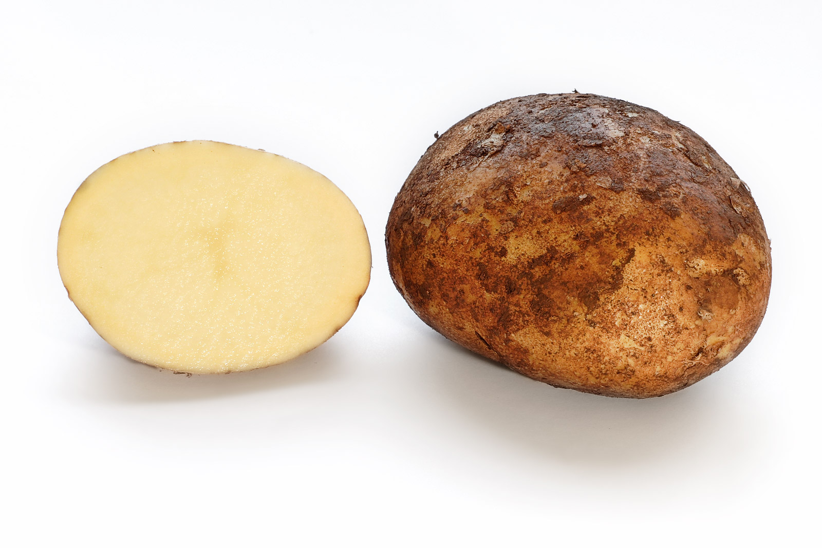 Sự kỳ thị và đánh đồng khoai tây với 'quả táo quỷ' trong quá khứ