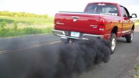 Nguyên nhân và cách khắc phục tình trạng ô tô xả khói đen