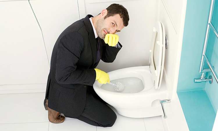 Cách xử lý mùi hôi nhà vệ sinh hiệu quả 4