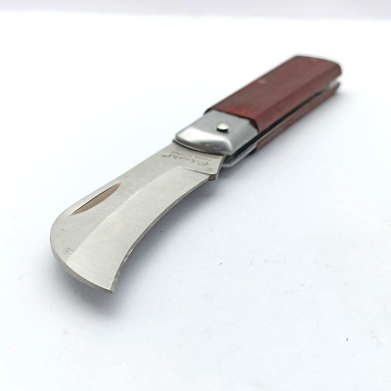 Dao tước dây điện Asaki AK-8601 lưỡi dao bén, dầy dặn và chắc chắn