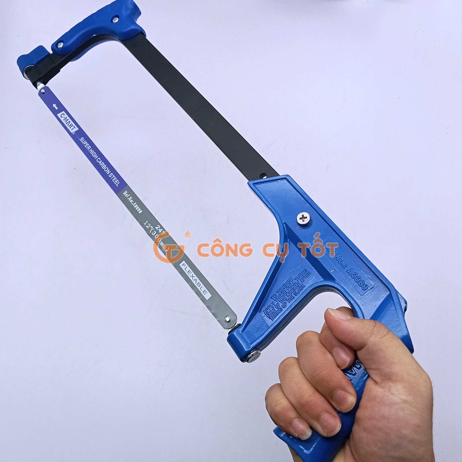 Cưa khung thép đúc cầm tay 300mm kèm lưỡi cắt thép và cắt cao su C-Mart A0089