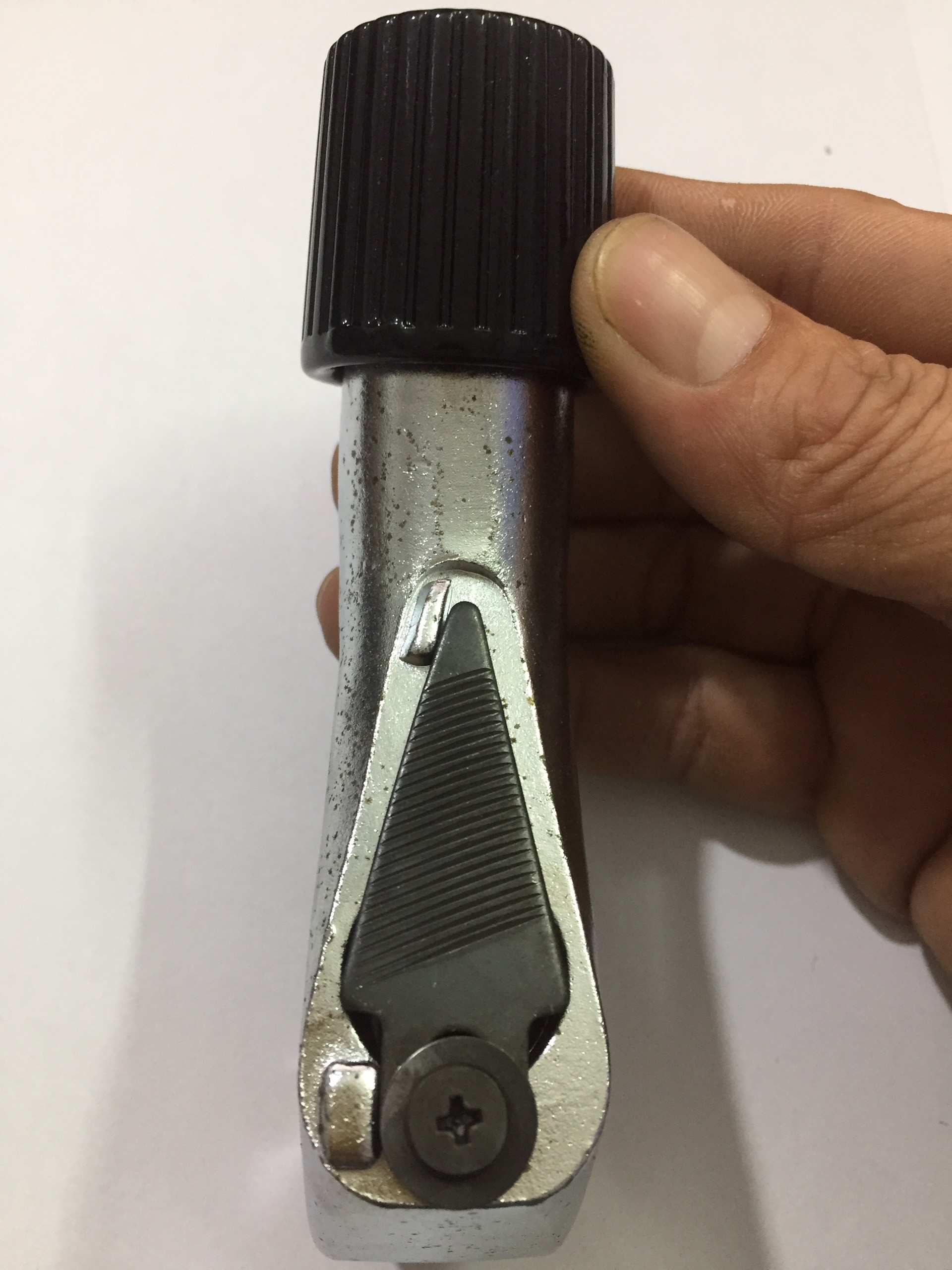 Cách sử dụng dao cắt ống đồng