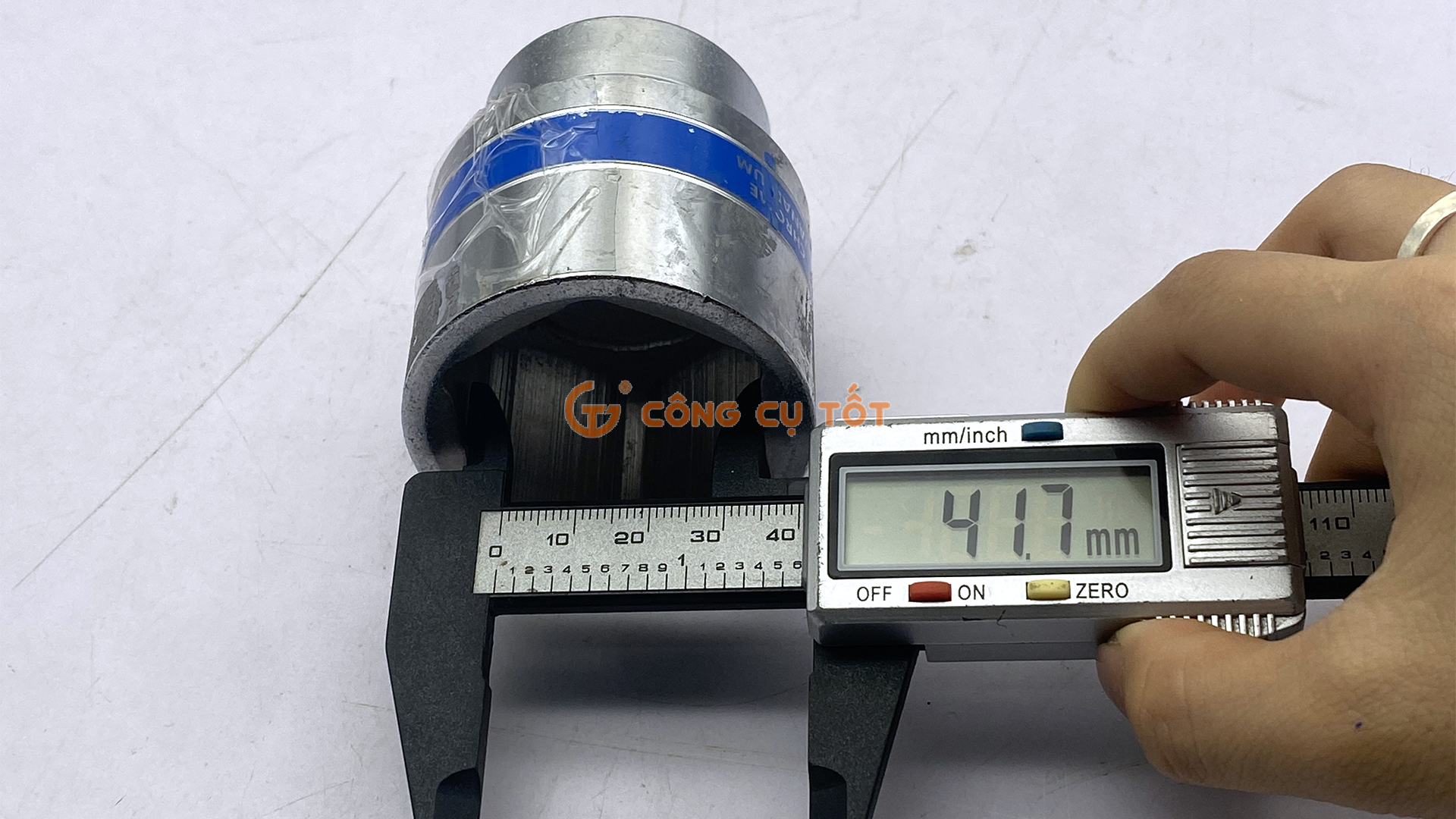 Kích thước 41mm đầu 6 cánh