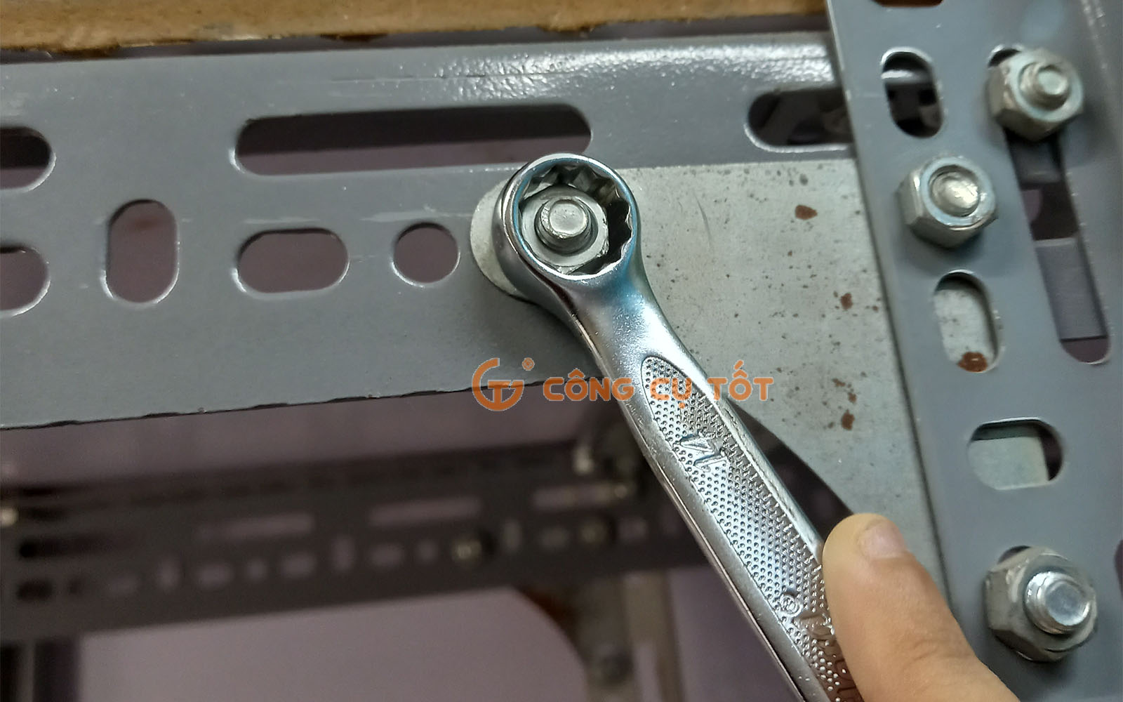 Công dụng của Cờ lê vòng miệng Standard 14mm thép CrV xi bóng Đài Loan