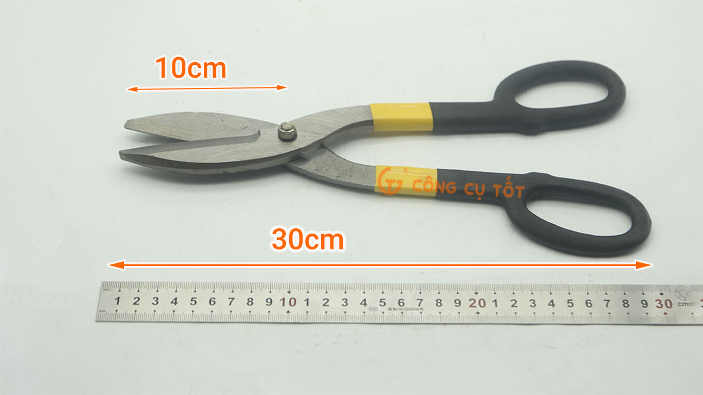 Kích thước của kéo phù hợp với tay người sử dụng