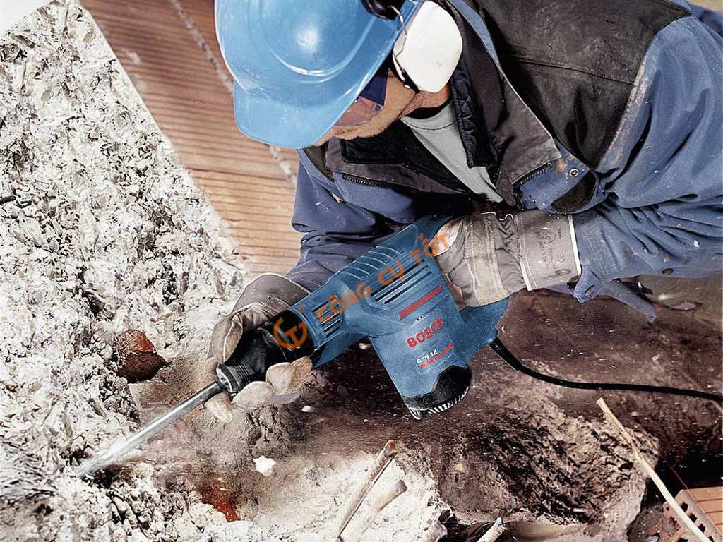 Mũi đục bê tông nhọn chuôi gài SDS được sử dụng để phá vỡ kết cấu vật liệu xây dựng