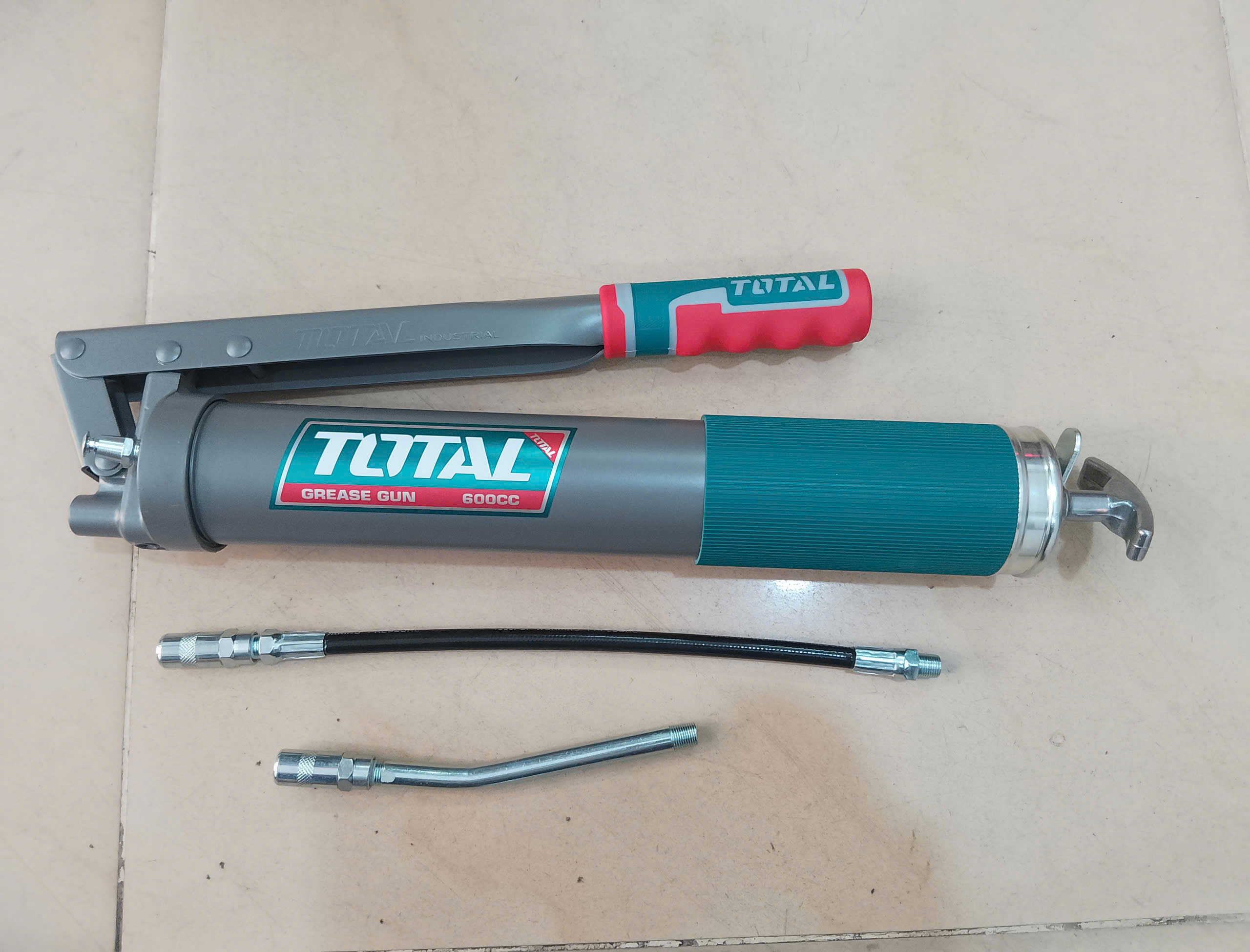 Hình ảnh 7 của mặt hàng Súng bơm mỡ 600cc Total