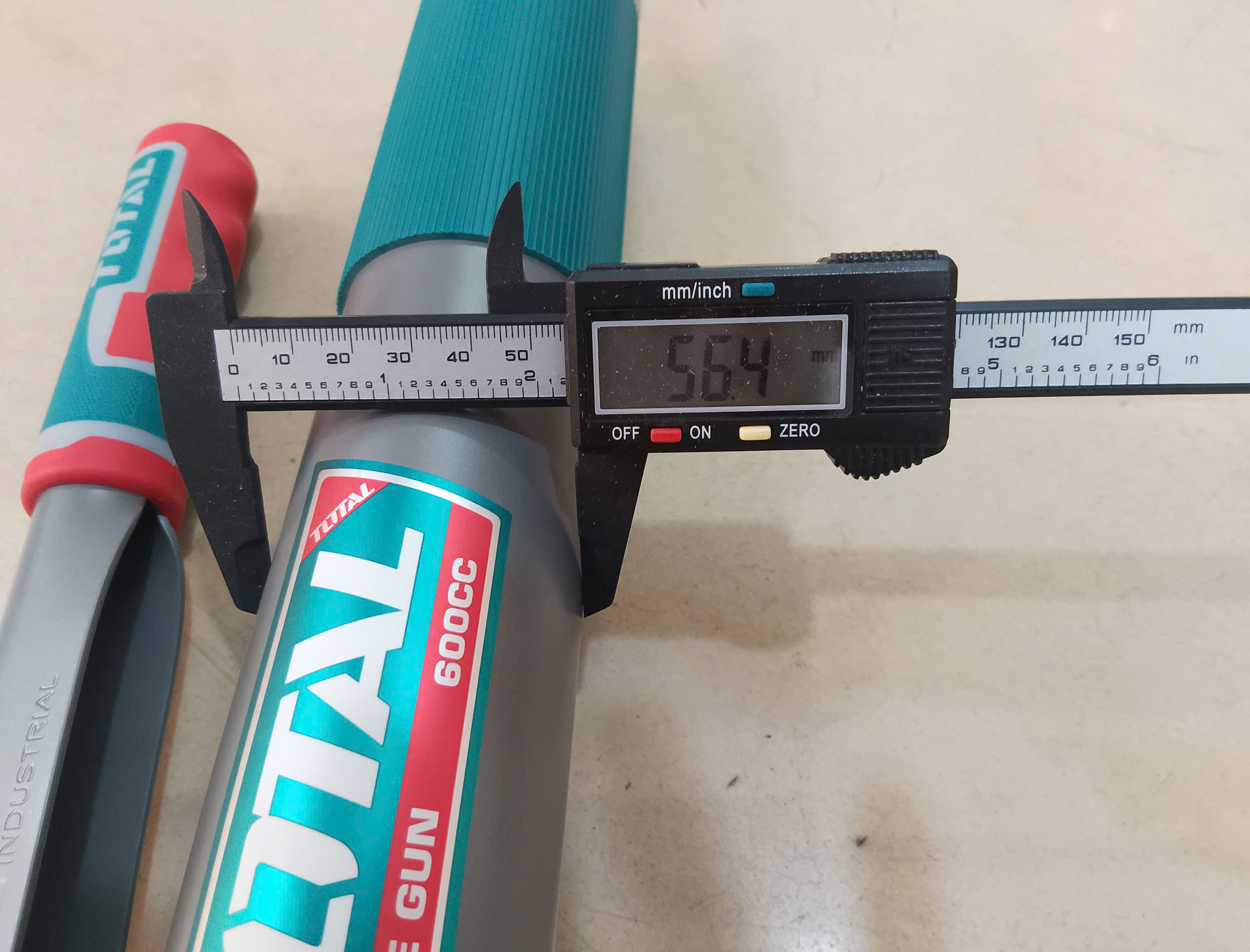 Hình ảnh 8 của mặt hàng Súng bơm mỡ 600cc Total