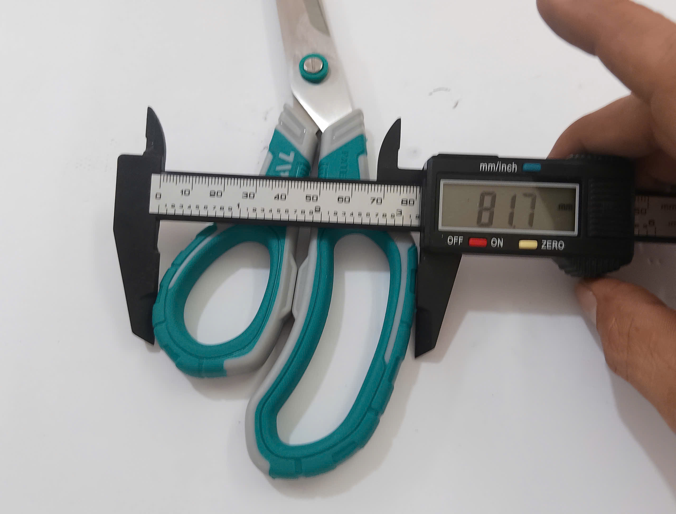Hình ảnh 4 của mặt hàng Kéo cắt 275mm Total