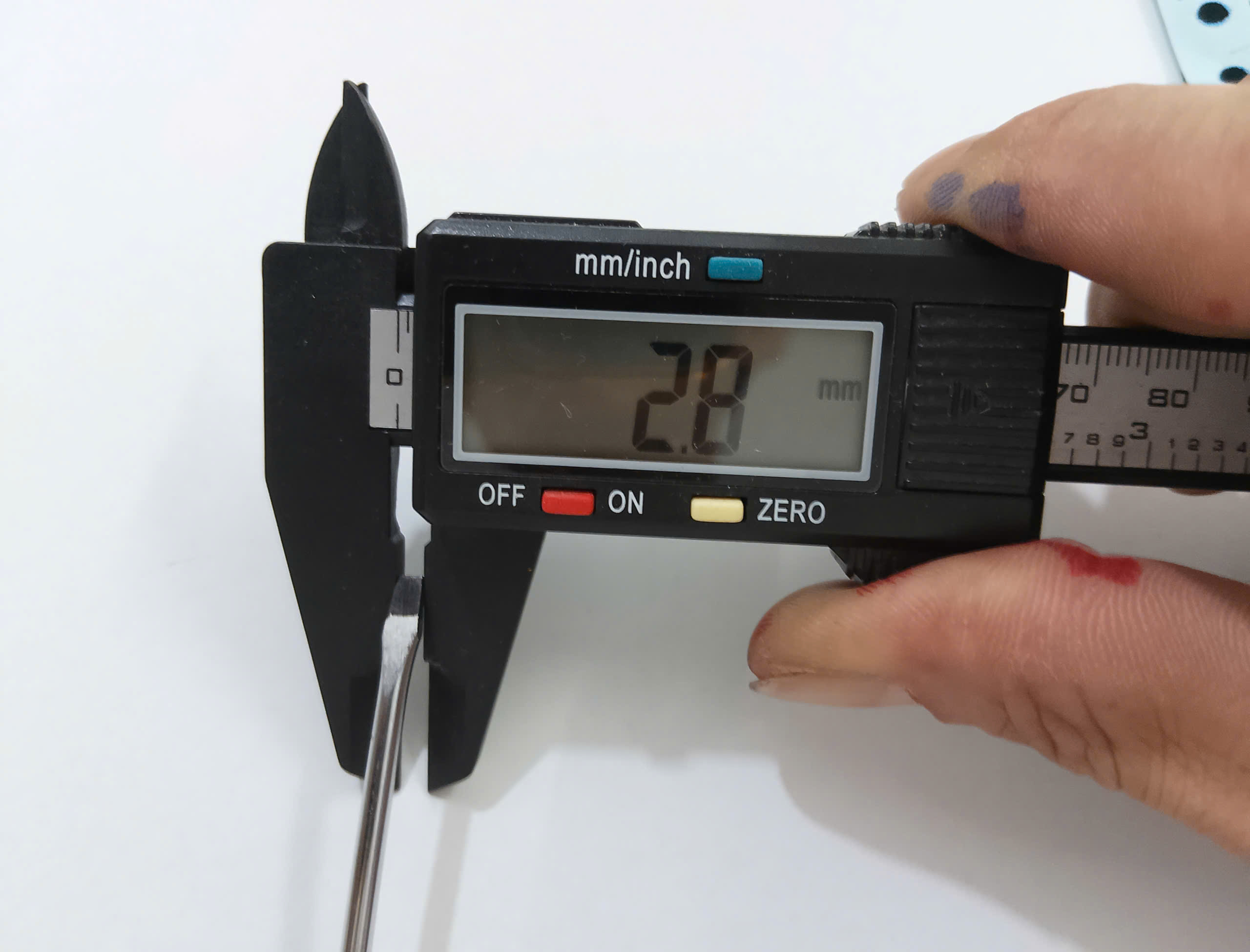 Hình ảnh 8 của mặt hàng Tu vít dẹp cán màu 3.2*75-