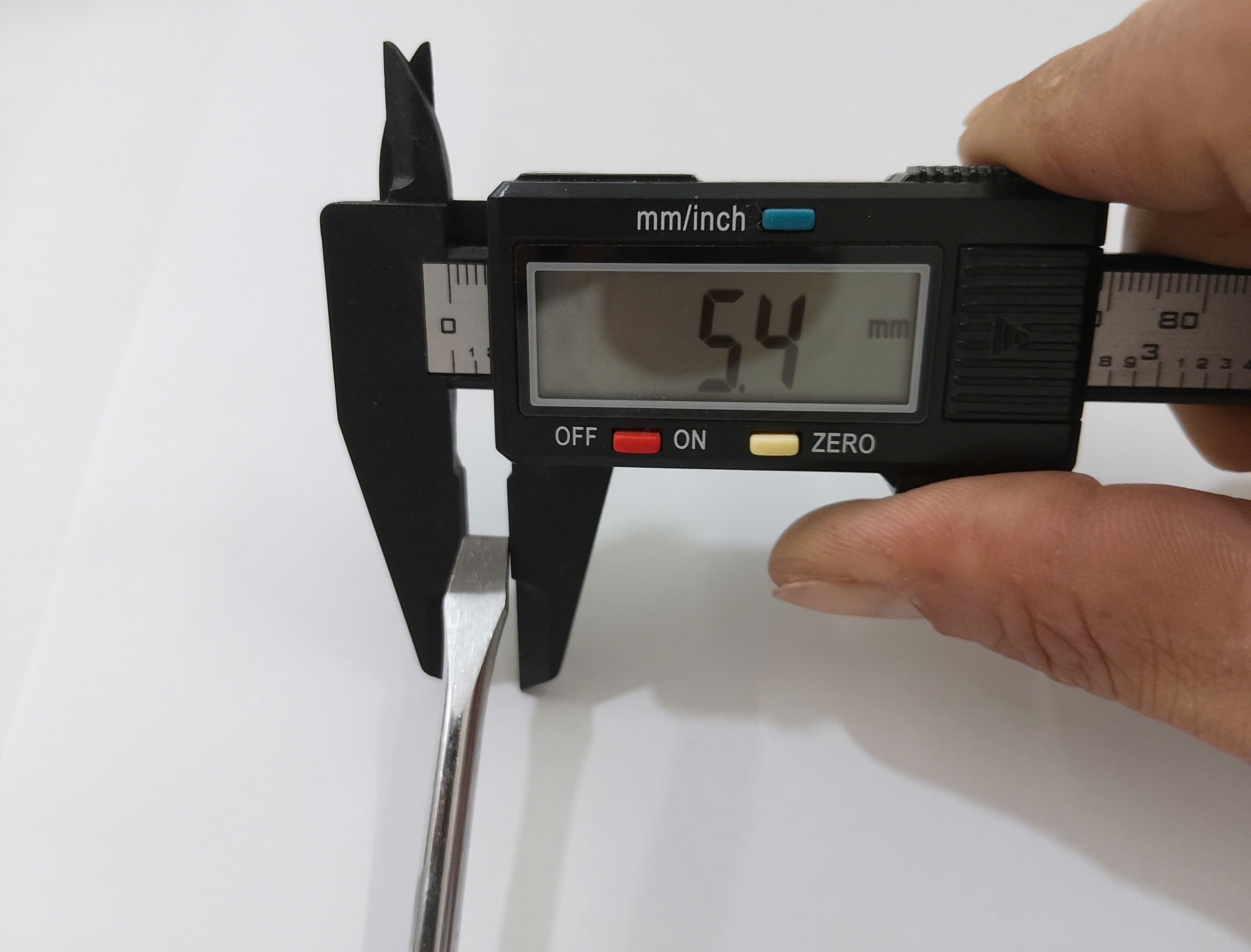 Hình ảnh 4 của mặt hàng Tu vít dẹp cán màu 5.0*300-