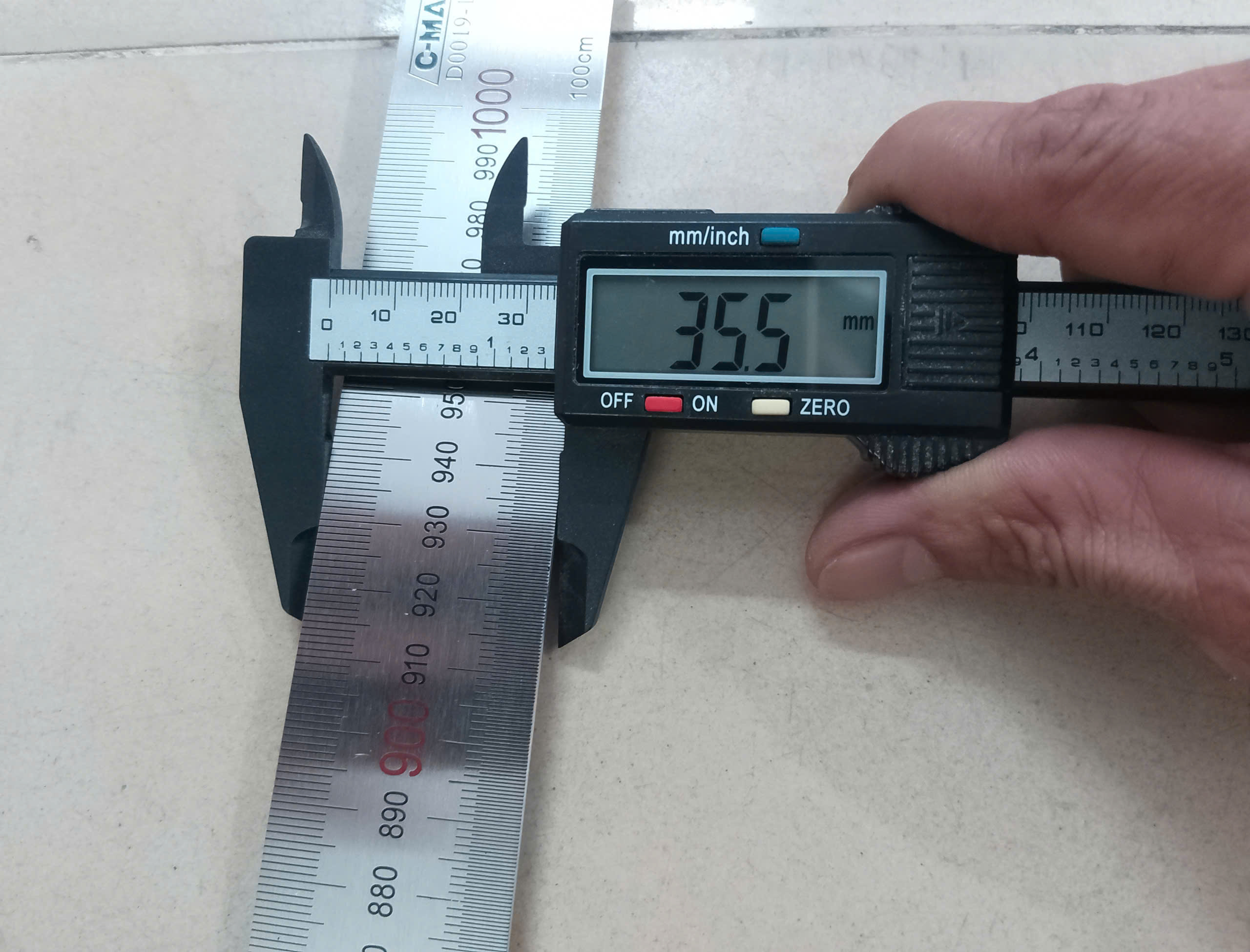 Hình ảnh 10 của mặt hàng Thước thép thẳng 1000mm