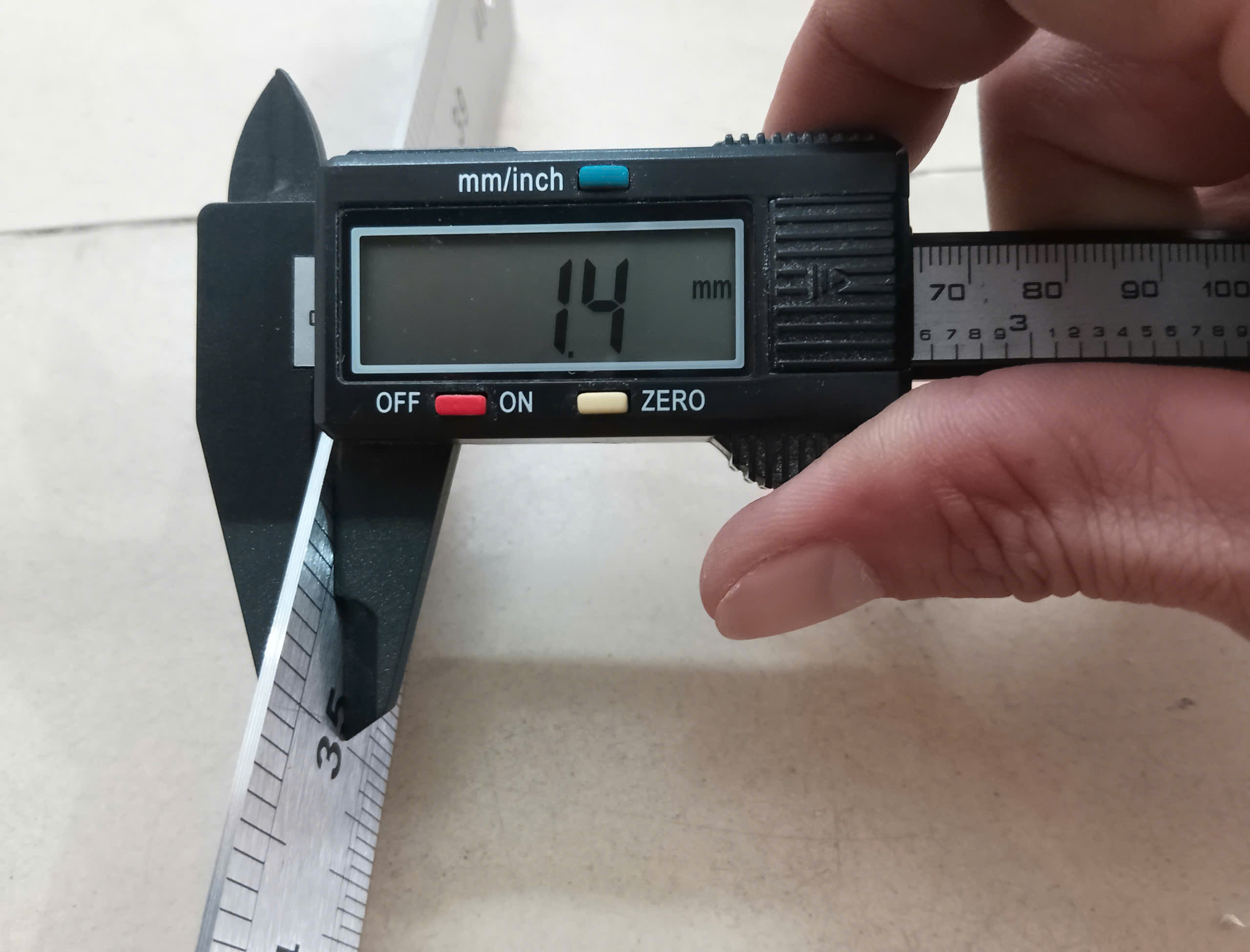 Hình ảnh 5 của mặt hàng Thước thép thẳng 1000mm