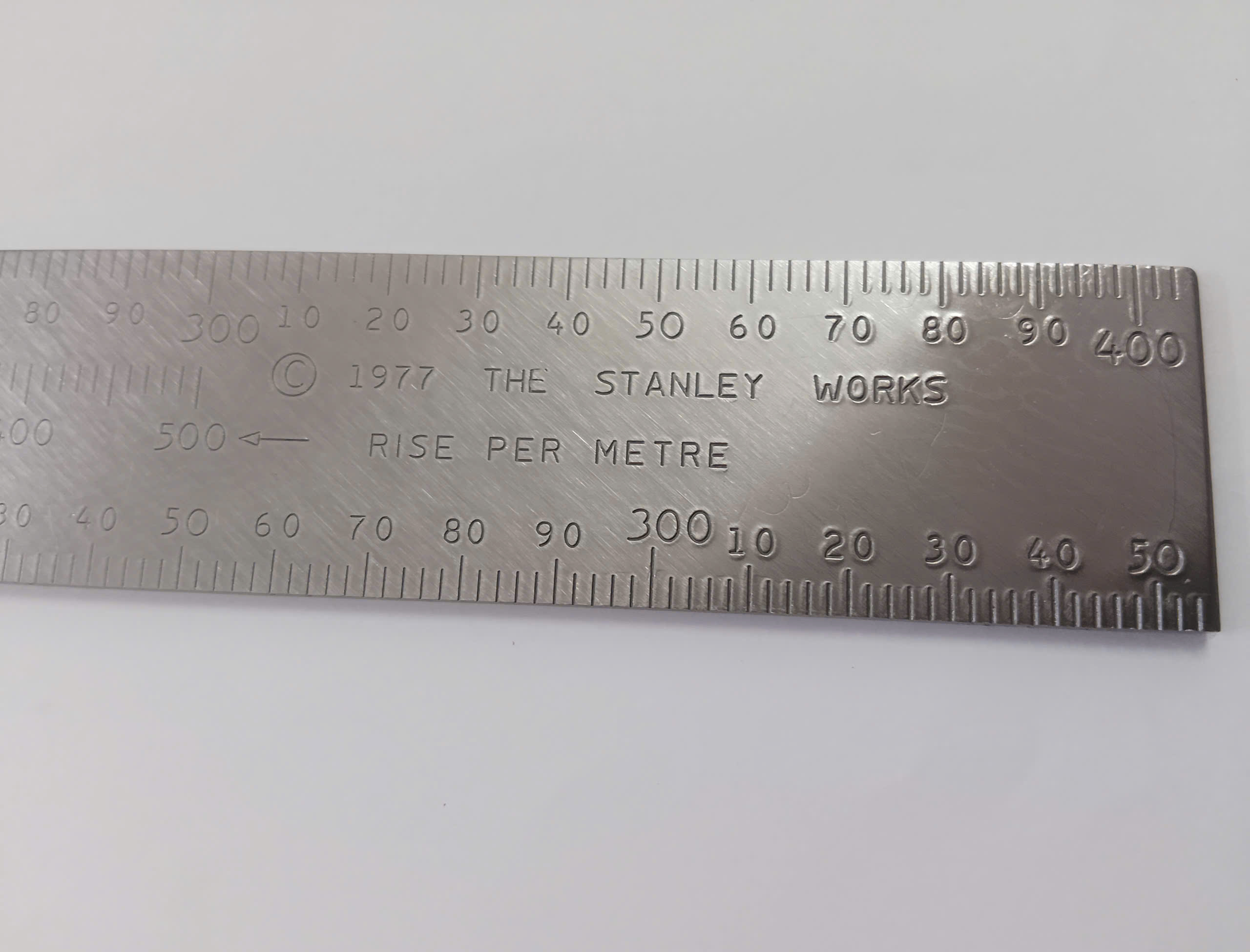 Hình ảnh 17 của mặt hàng Thước kẻ eke 60x40cm Stanley 45-530