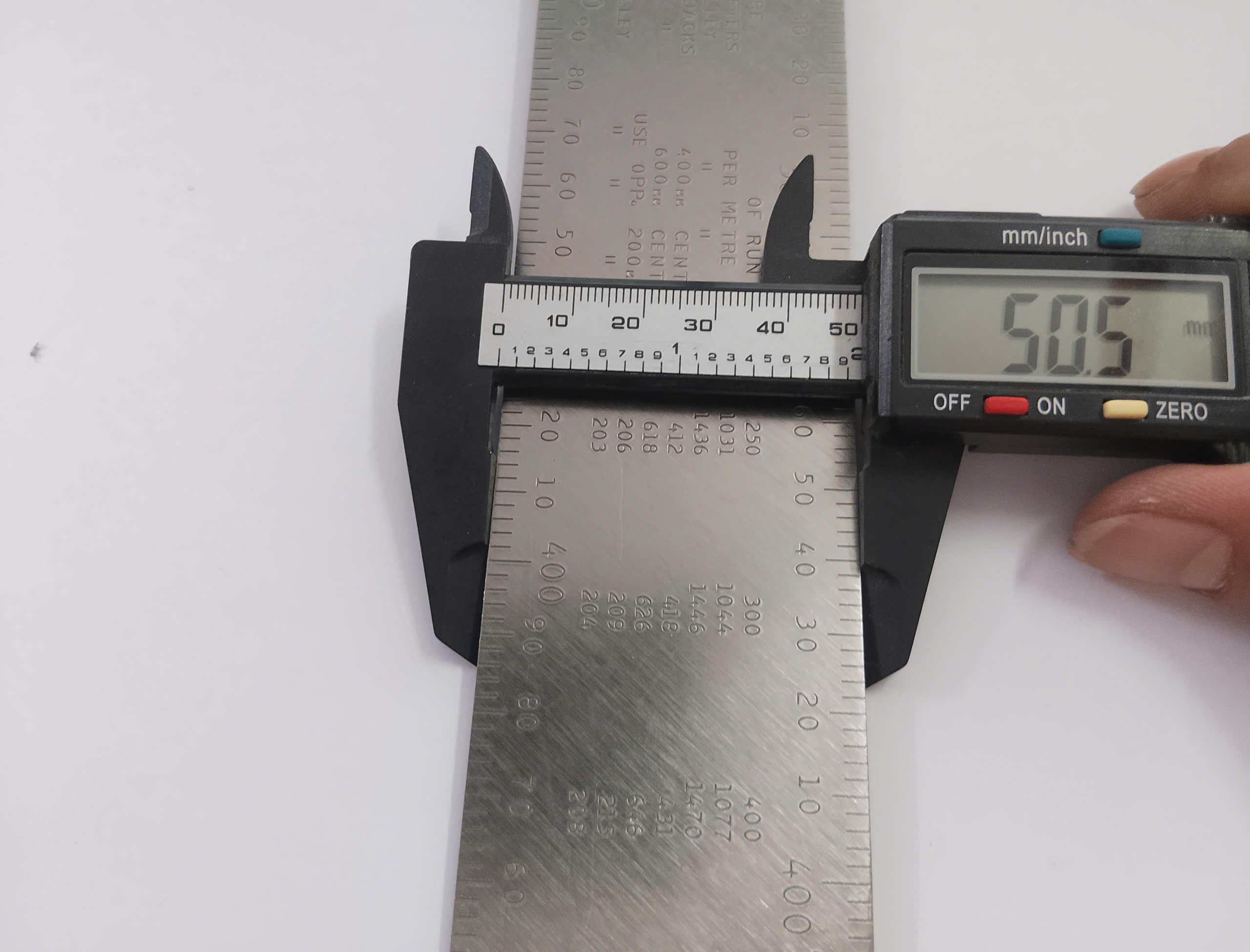 Hình ảnh 14 của mặt hàng Thước kẻ eke 60x40cm Stanley 45-530