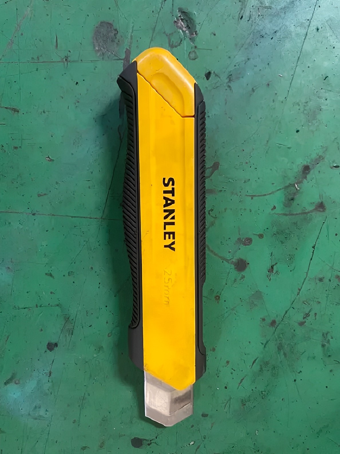 Hình ảnh 9 của mặt hàng Dao rọc 25mm Stanley STHT10425-8