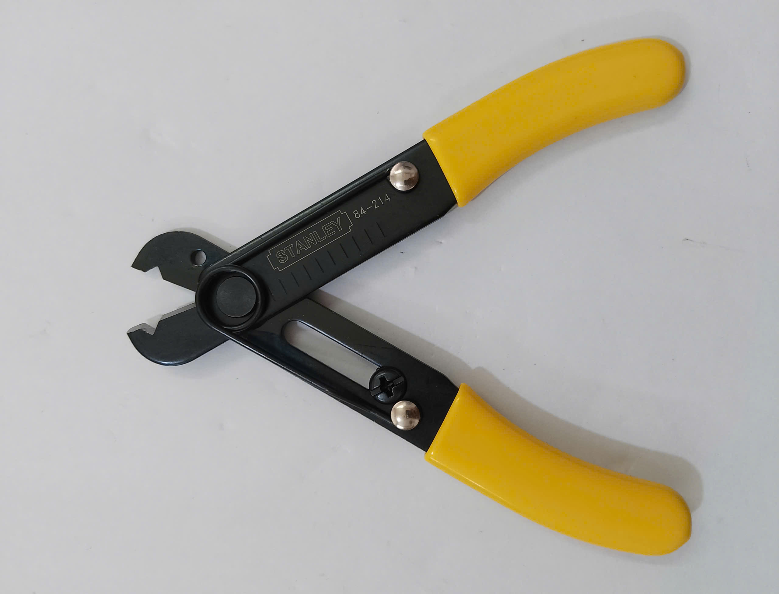 Hình ảnh 13 của mặt hàng Kềm tuốt dây 130mm Stanley 84-214-22