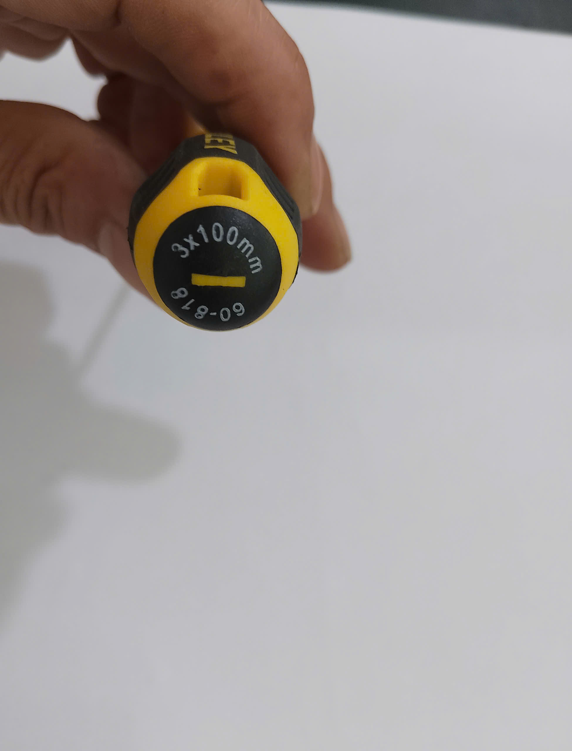 Hình ảnh 14 của mặt hàng Tua vít dẹp 3MMX100MM Stanley STMT60818-8