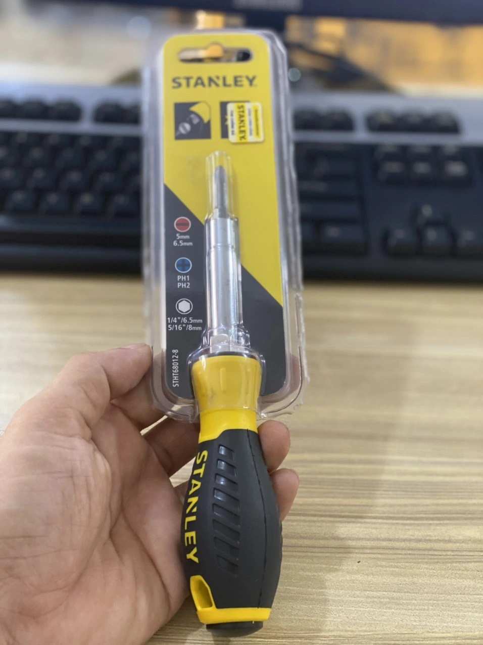 Hình ảnh 2 của mặt hàng Tua vít 6 đầu Stanley STHT68012-8