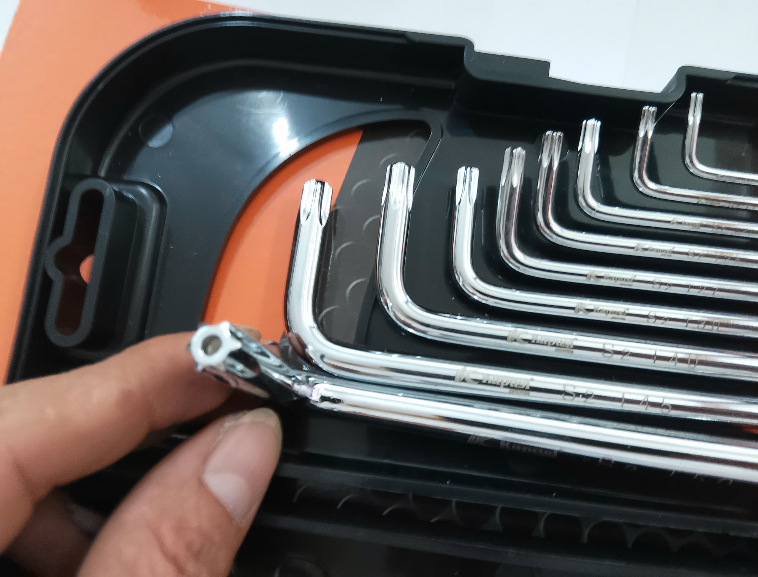 Hình ảnh 17 của mặt hàng BỘ LỤC GIÁC NÂU TRẮNG 18PC k-0420