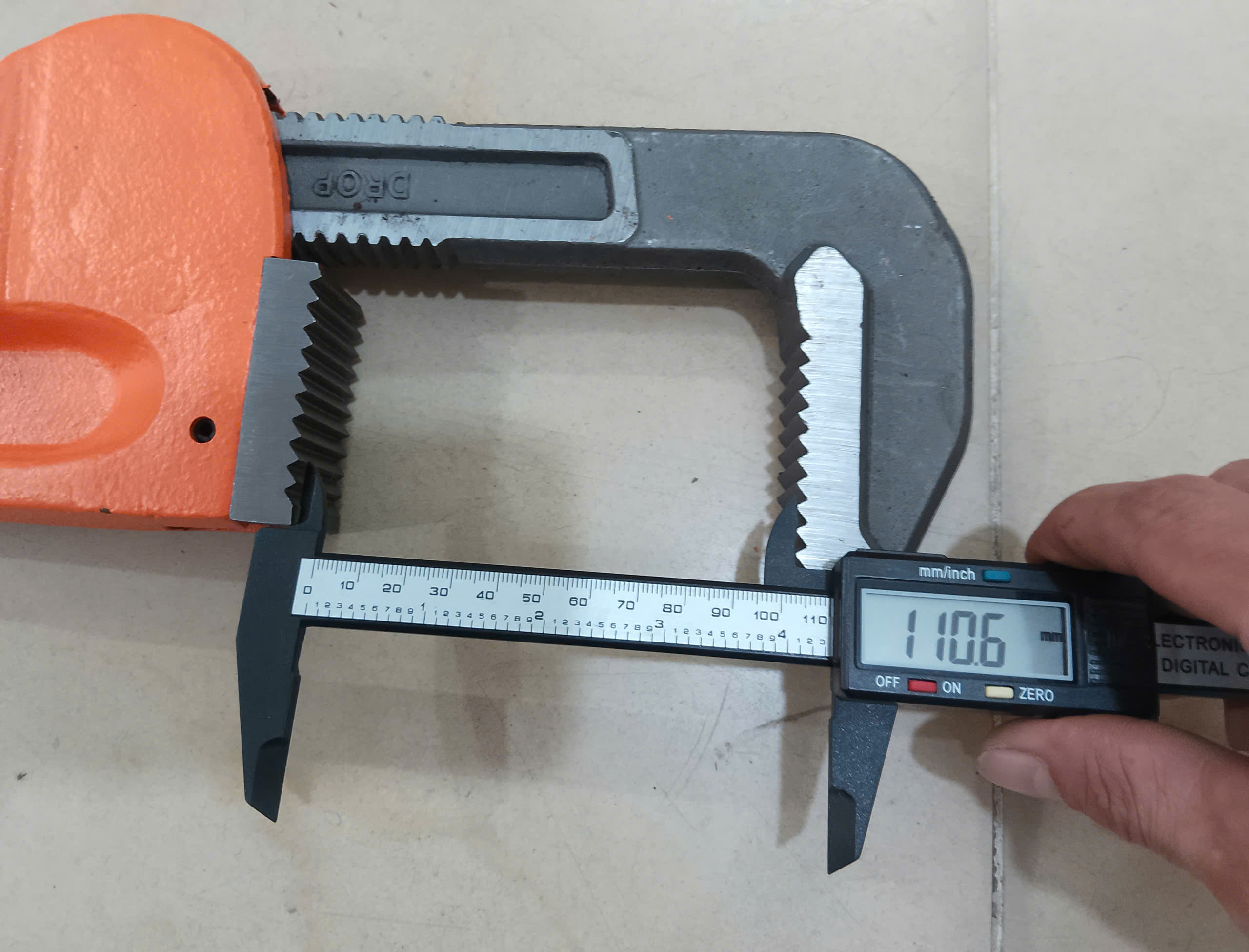 Hình ảnh 18 của mặt hàng Mỏ lết răng 36”/900mm Asaki AK-0637