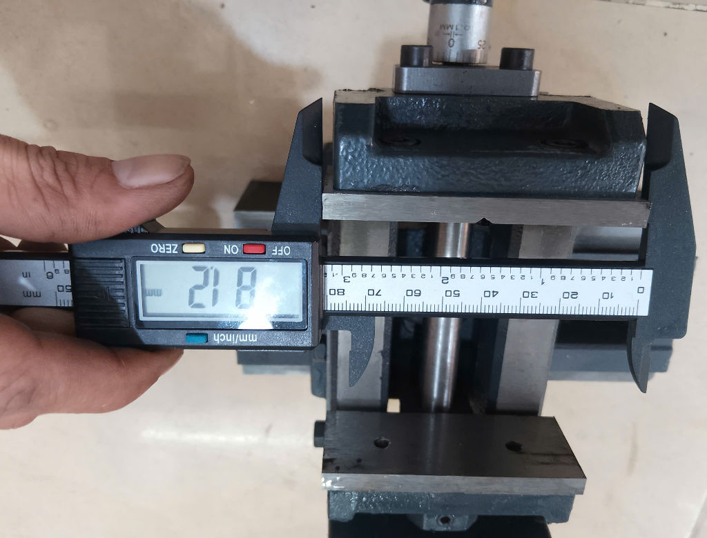 Hình ảnh 24 của mặt hàng Ê tô bàn phay chữ thập   H = 12.5cm - Max = 7cm 3”/75mm Asaki AK-7030