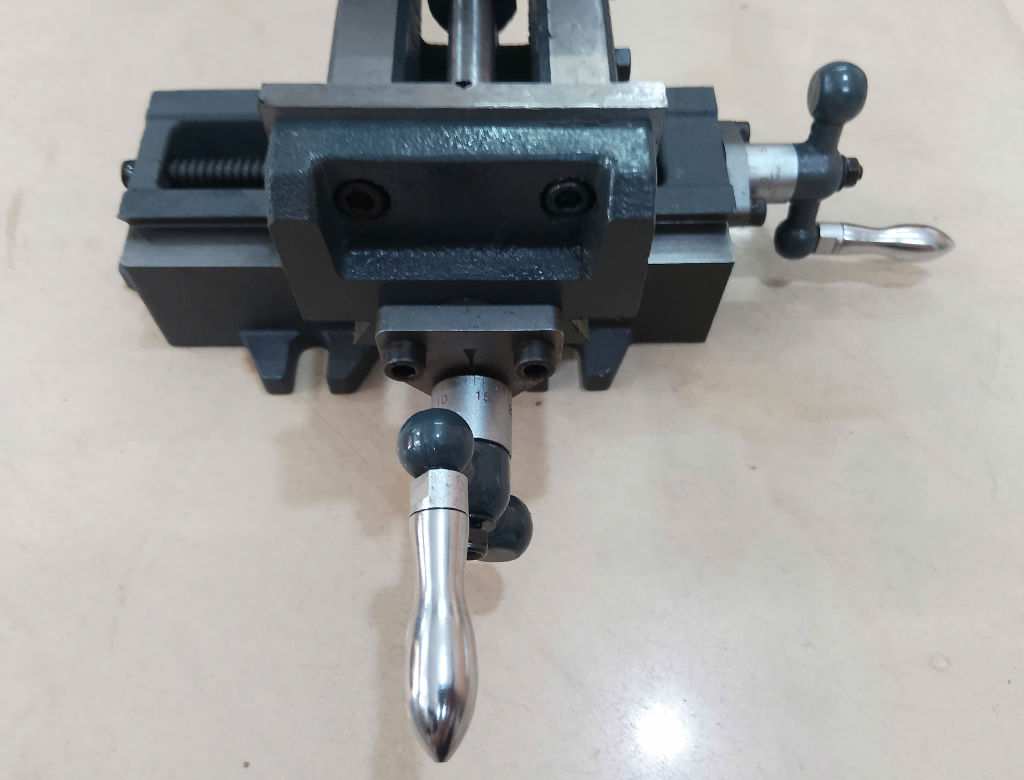 Hình ảnh 15 của mặt hàng Ê tô bàn phay chữ thập   H = 12.5cm - Max = 7cm 3”/75mm Asaki AK-7030