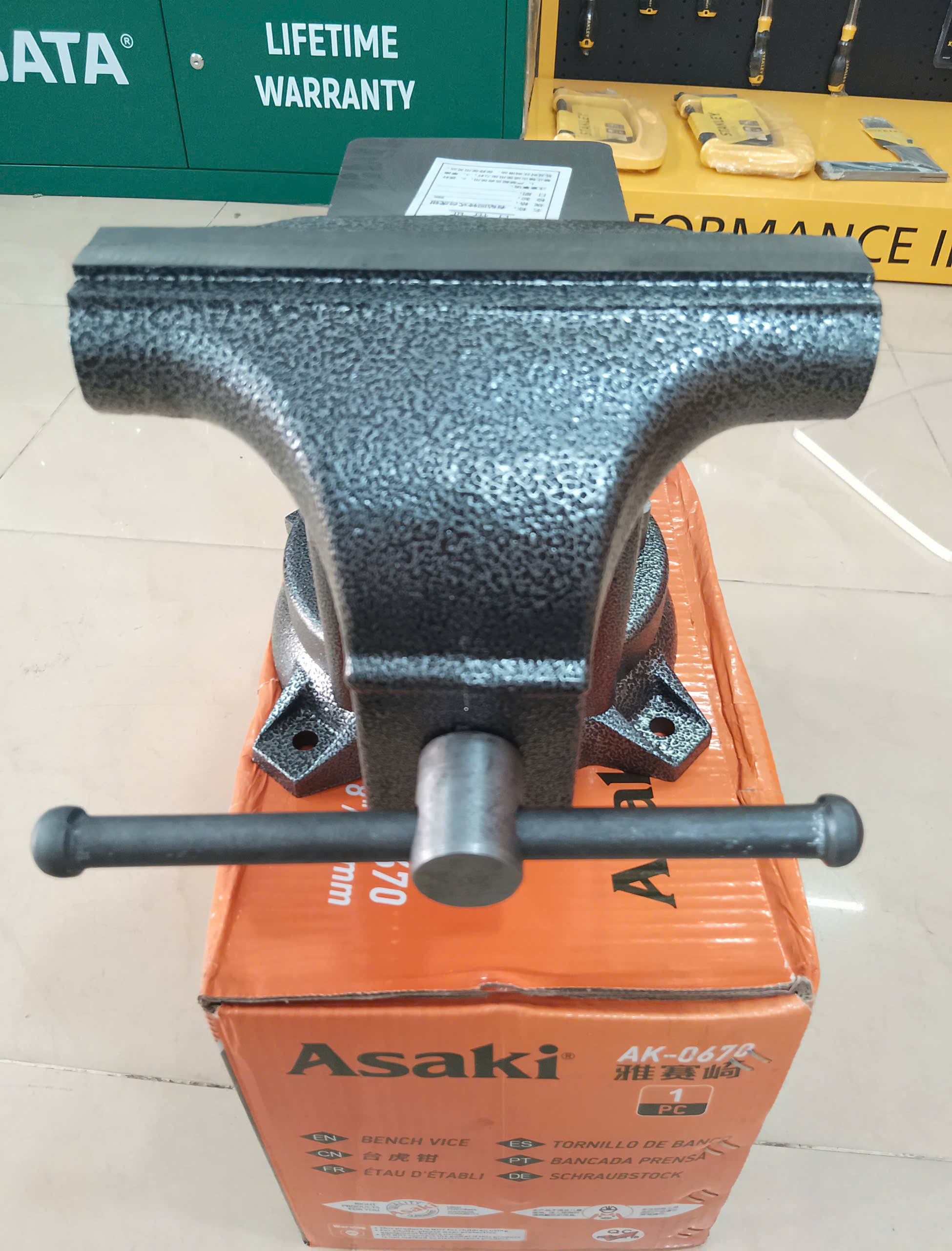 Hình ảnh 22 của mặt hàng Ê tô bàn nguội 8''/200mm ( H = 19cm - Max = 17cm ) Asaki AK-0670