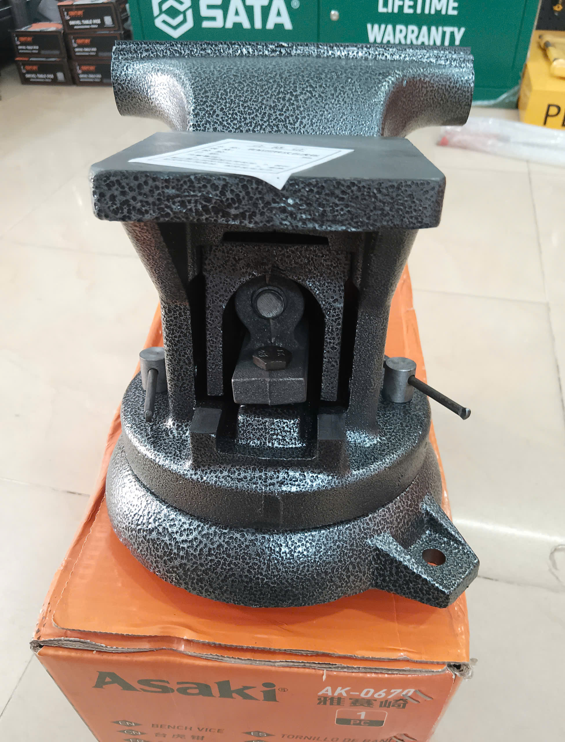 Hình ảnh 15 của mặt hàng Ê tô bàn nguội 8''/200mm ( H = 19cm - Max = 17cm ) Asaki AK-0670