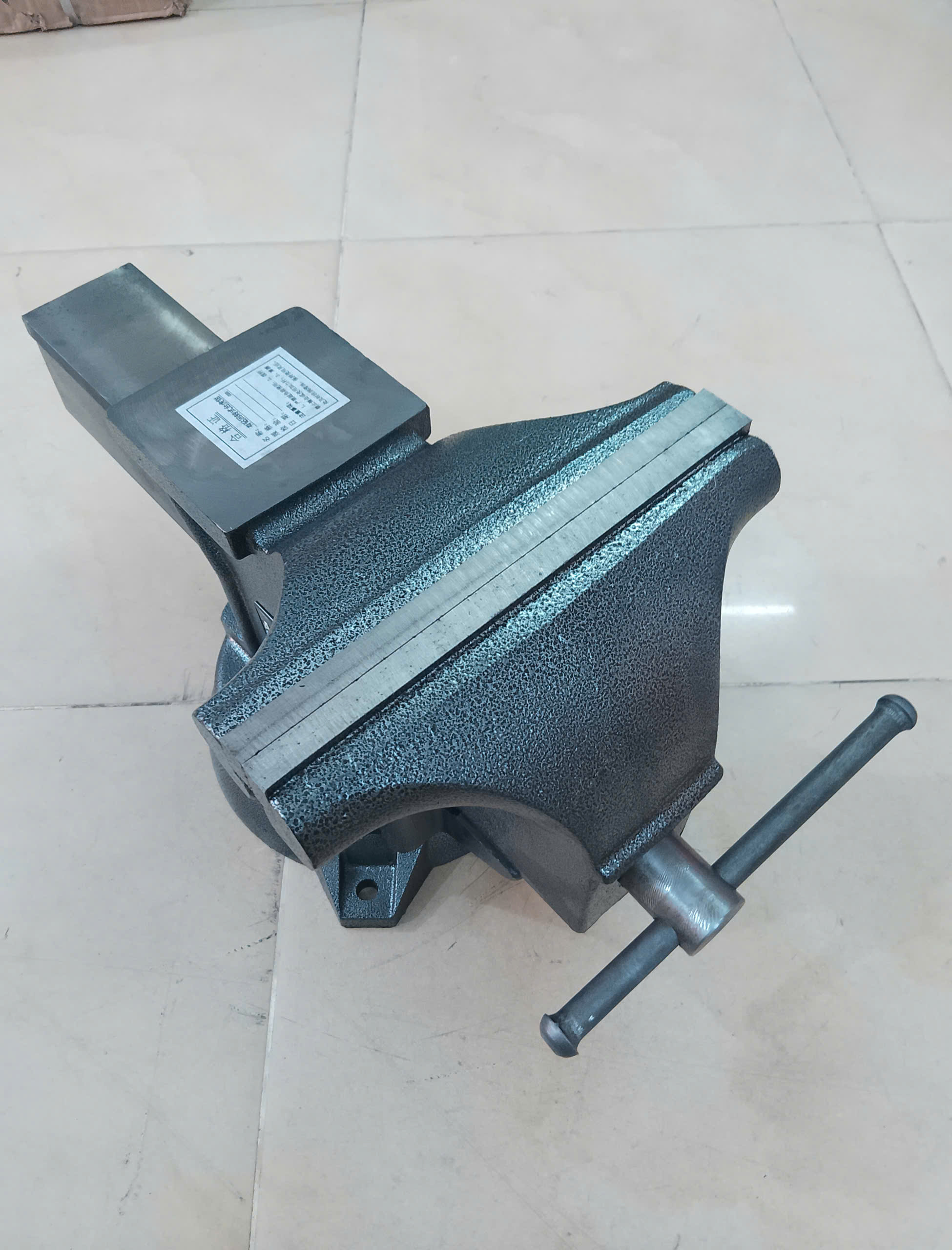 Hình ảnh 17 của mặt hàng Ê tô bàn nguội 10''/250mm ( H = 26cm - Max = 26cm ) Asaki AK-0671