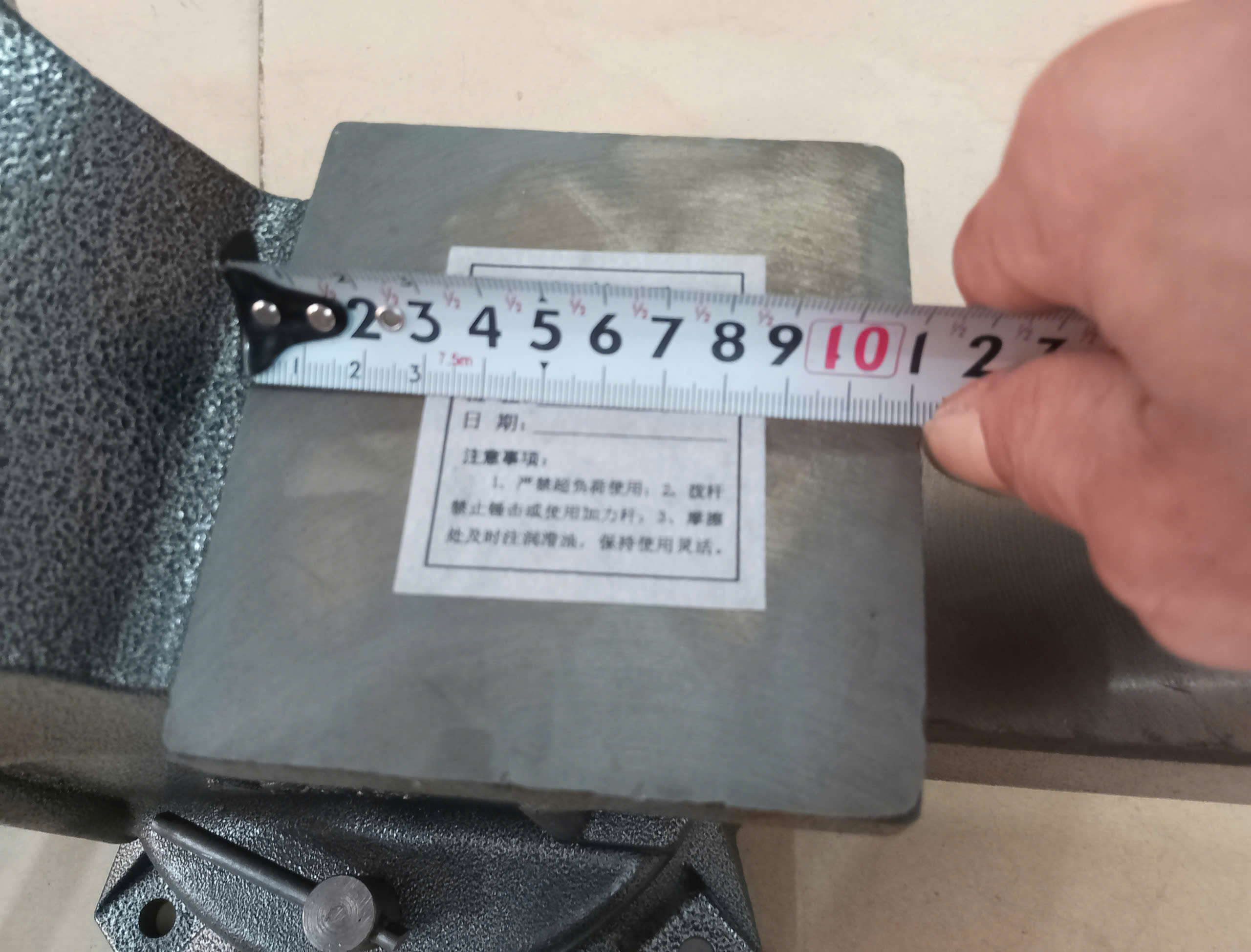 Hình ảnh 23 của mặt hàng Ê tô bàn nguội 10''/250mm ( H = 26cm - Max = 26cm ) Asaki AK-0671