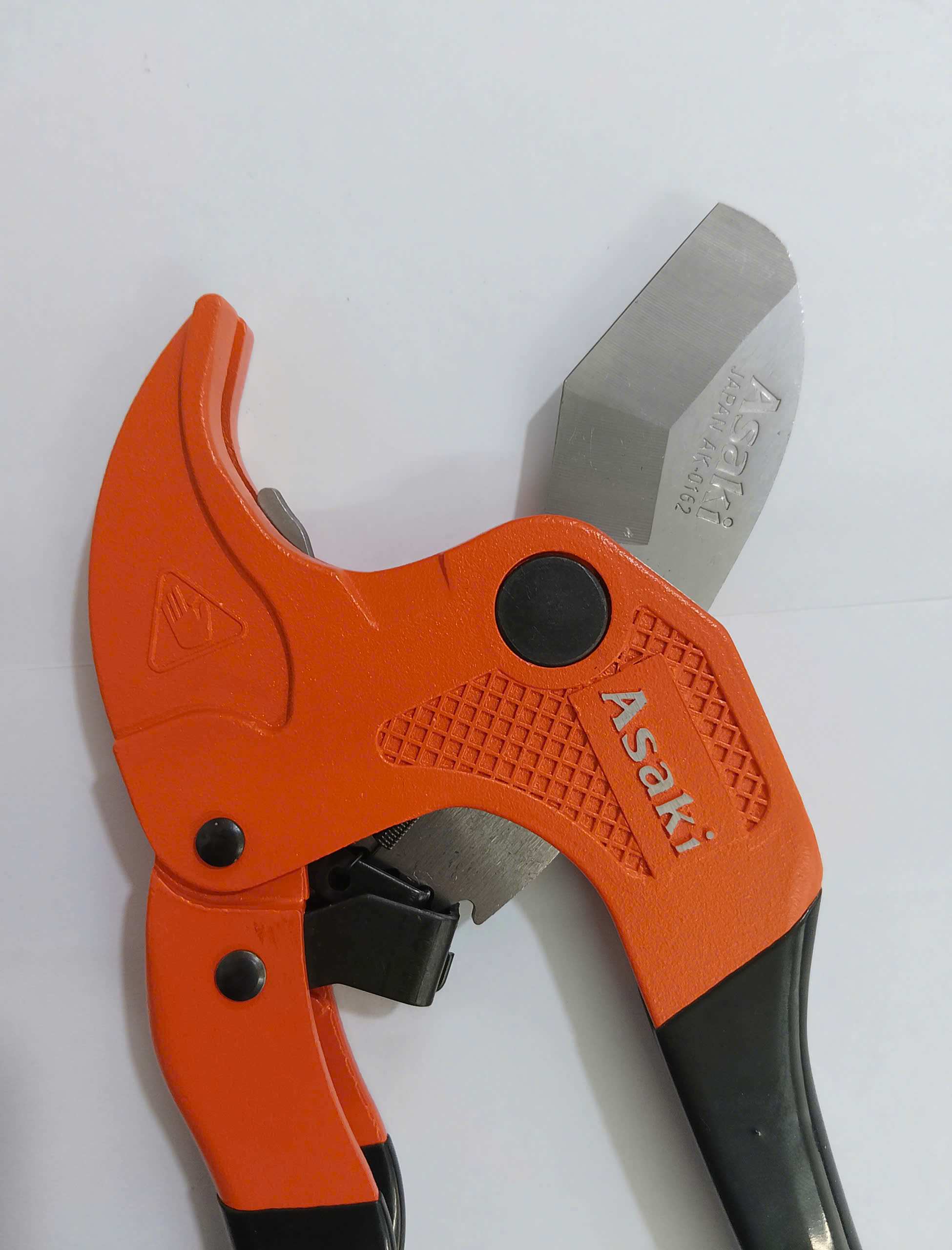 Hình ảnh 22 của mặt hàng Kéo cắt ống nhựa PVC (lưỡi kéo inox) cán bọc nhựa chống trượt 42mm Asaki AK-0162