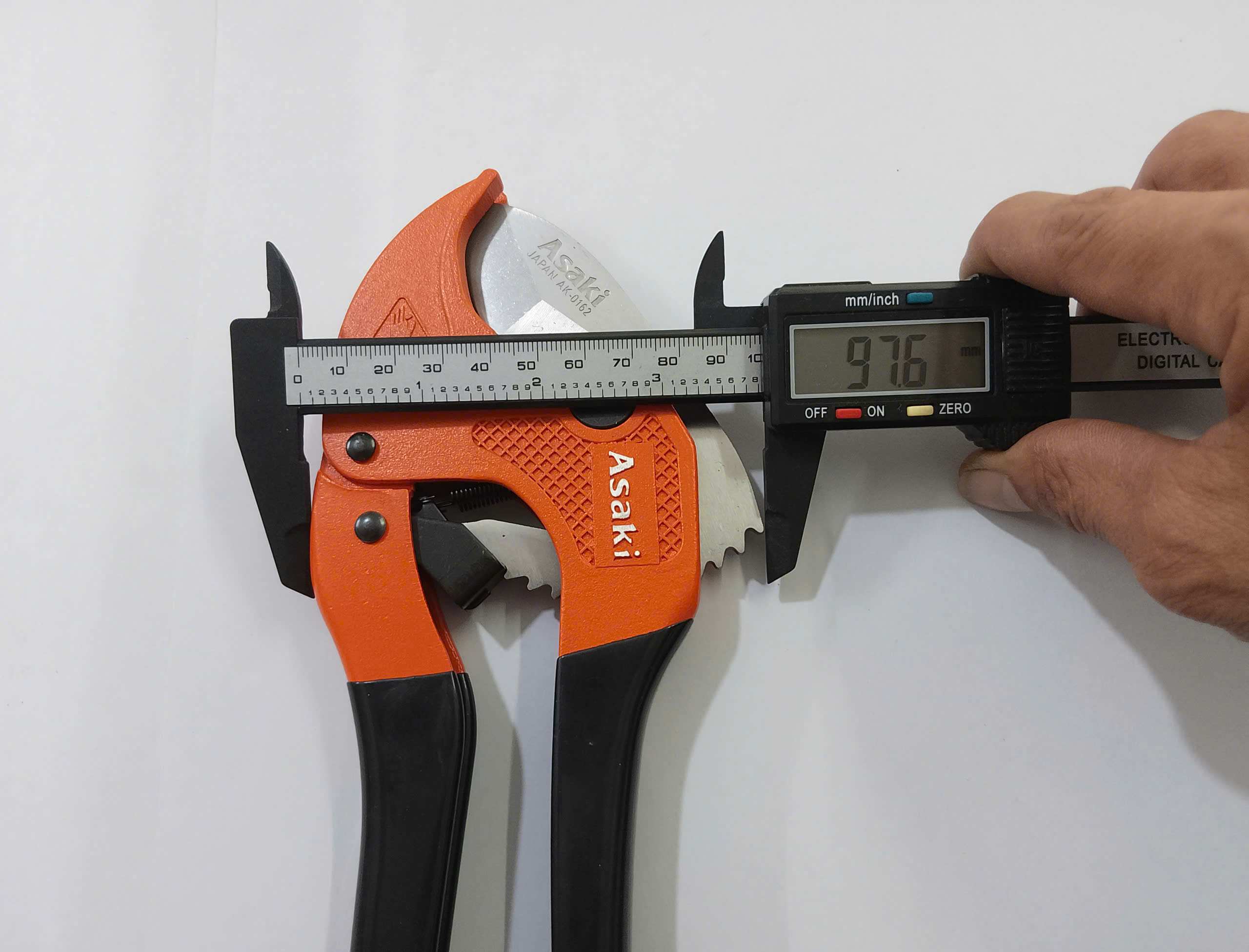 Hình ảnh 27 của mặt hàng Kéo cắt ống nhựa PVC (lưỡi kéo inox) cán bọc nhựa chống trượt 42mm Asaki AK-0162