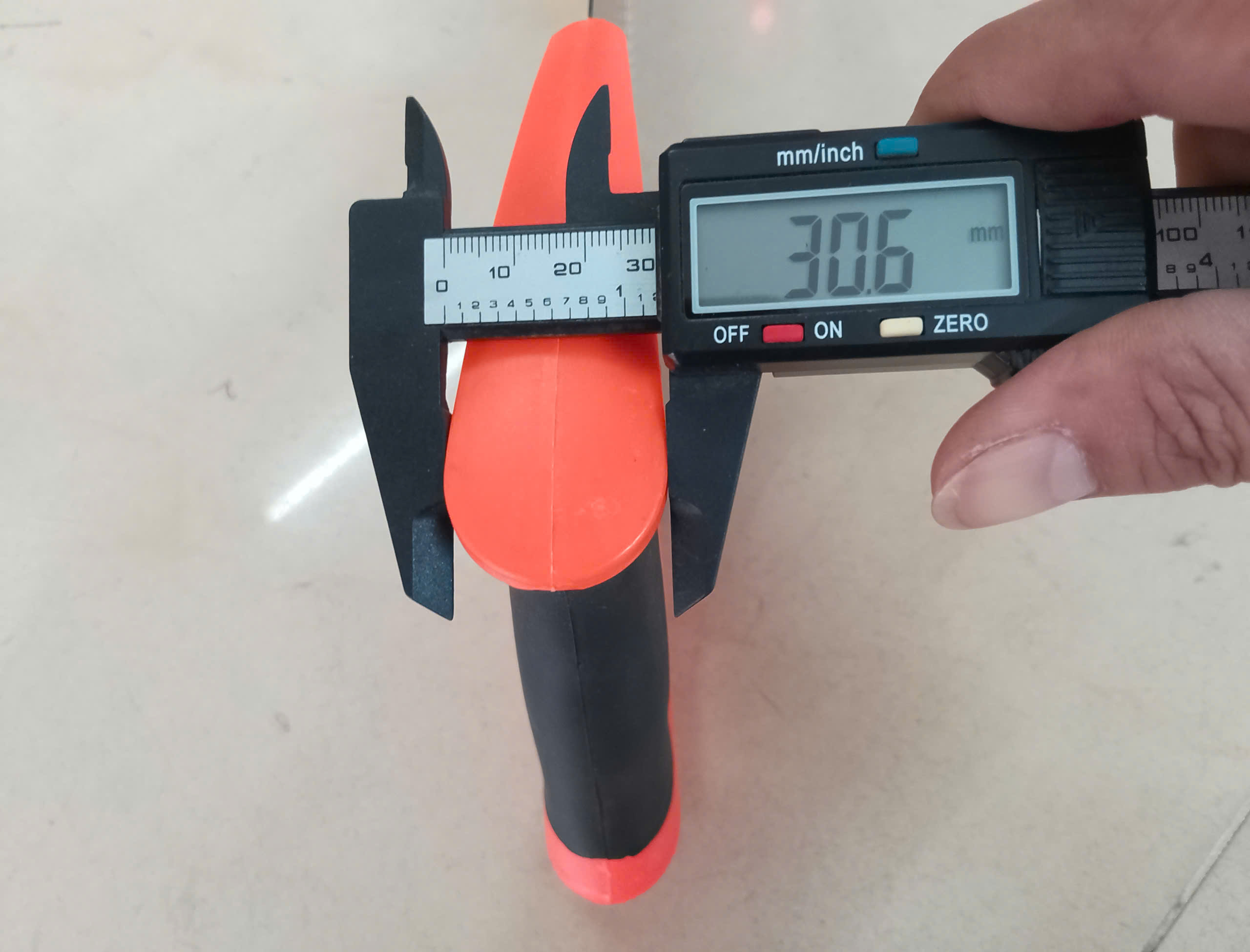 Hình ảnh 16 của mặt hàng Cưa gỗ cầm tay (cán nhựa dẻo ABS) 22''/550mm AK-8661