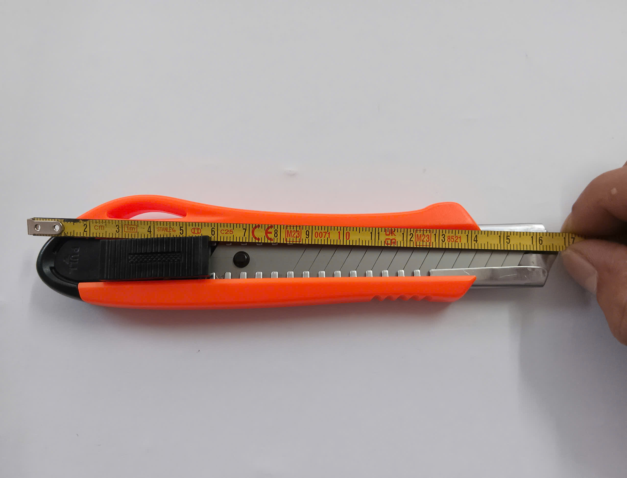 Hình ảnh 7 của mặt hàng Dao rọc giấy bảng lớn SK4 – 3 lưỡi Asaki AK-8755