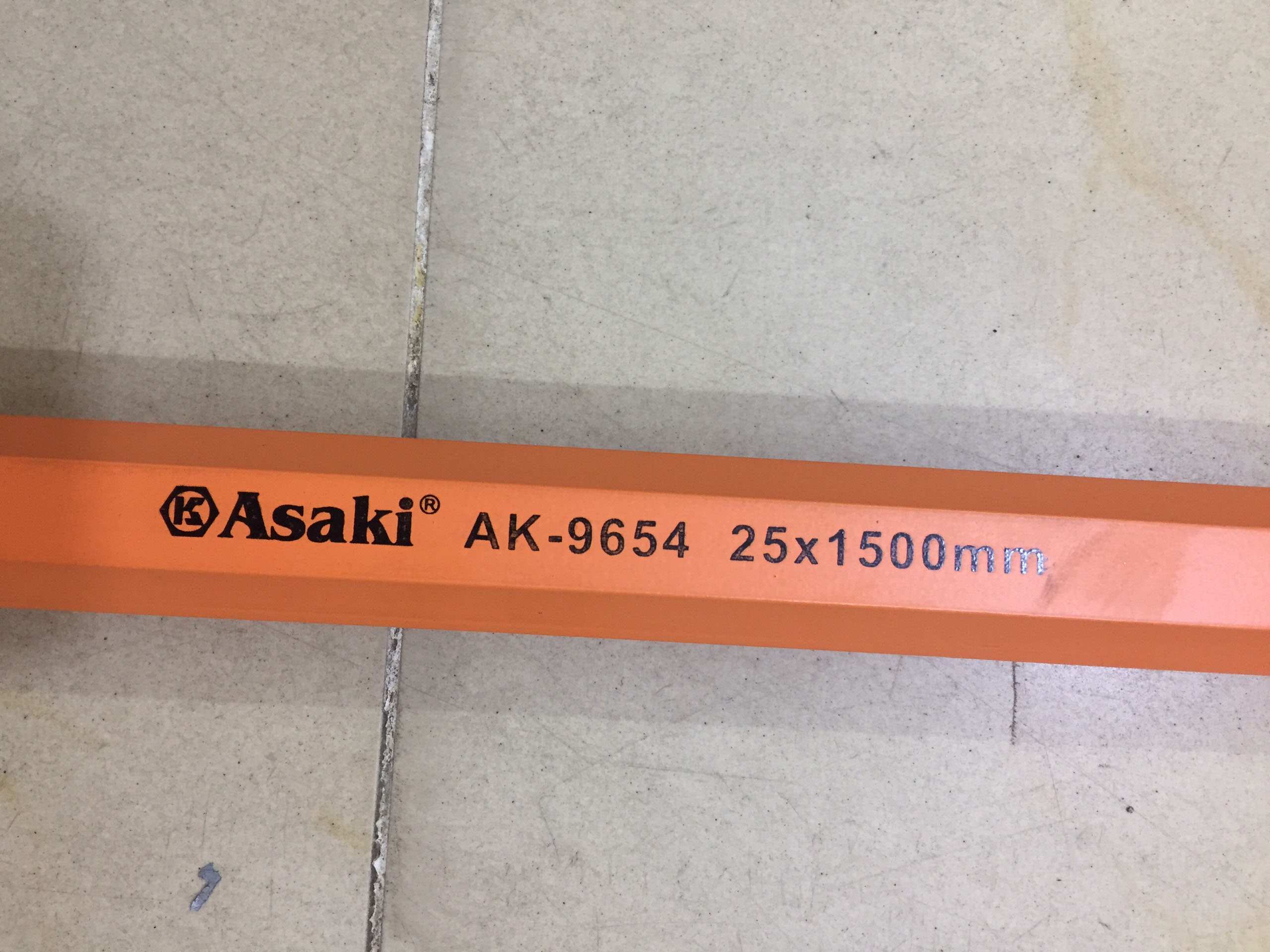 Hình ảnh 10 của mặt hàng Xà beng thân lục giác đầu dẹp và nhọn (thép chrome vanadium) 25x 1500mm Asaki AK-9654