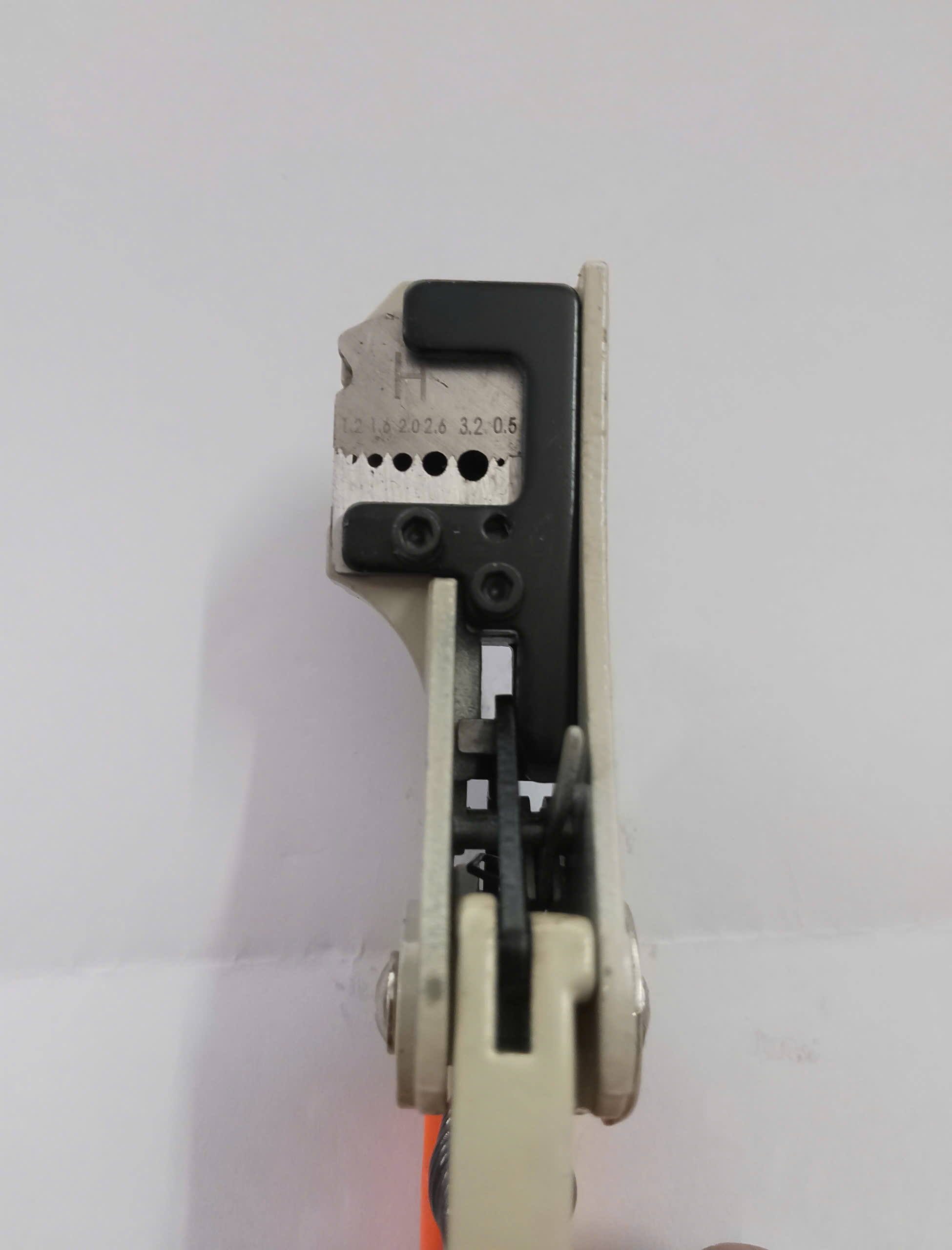 Hình ảnh 19 của mặt hàng Kềm tuốt dây điện tự động 7″/175mm Asaki AK-0340