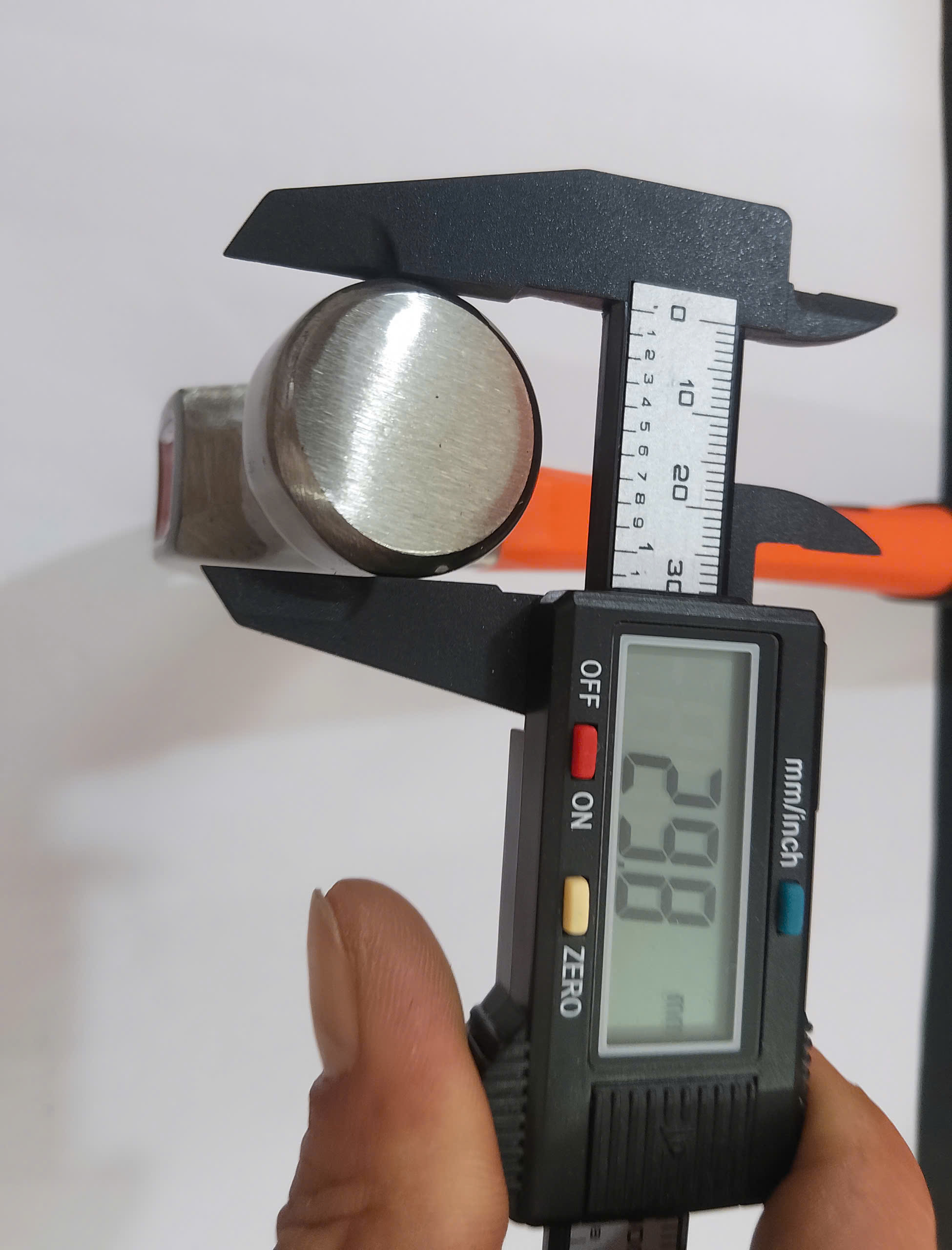 Hình ảnh 19 của mặt hàng Búa nhổ đinh cán nhựa 16 OZ / 454gr Asaki AK-0372