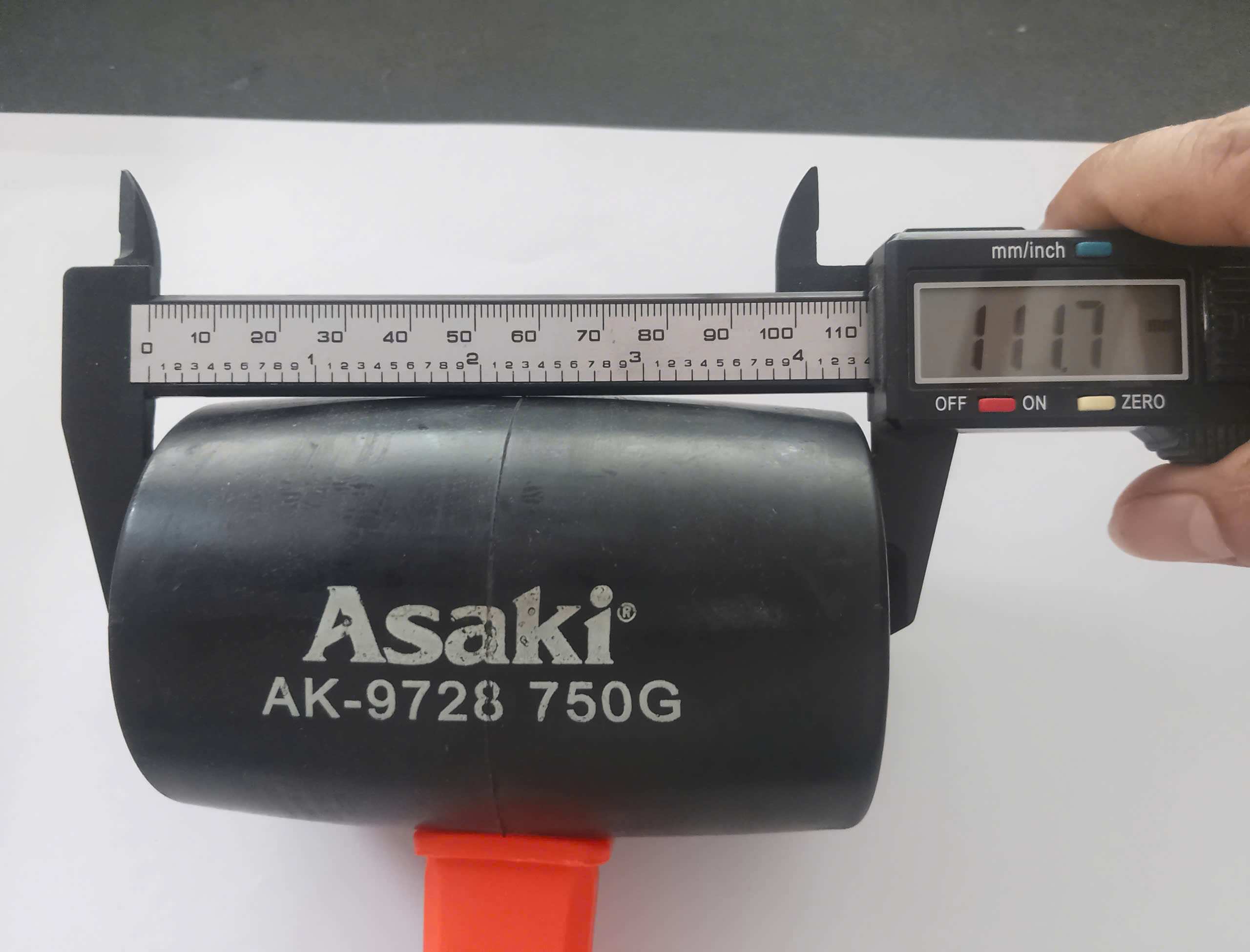 Hình ảnh 8 của mặt hàng Búa cao su đen cán nhựa cao cấp 750G Asaki AK-9728
