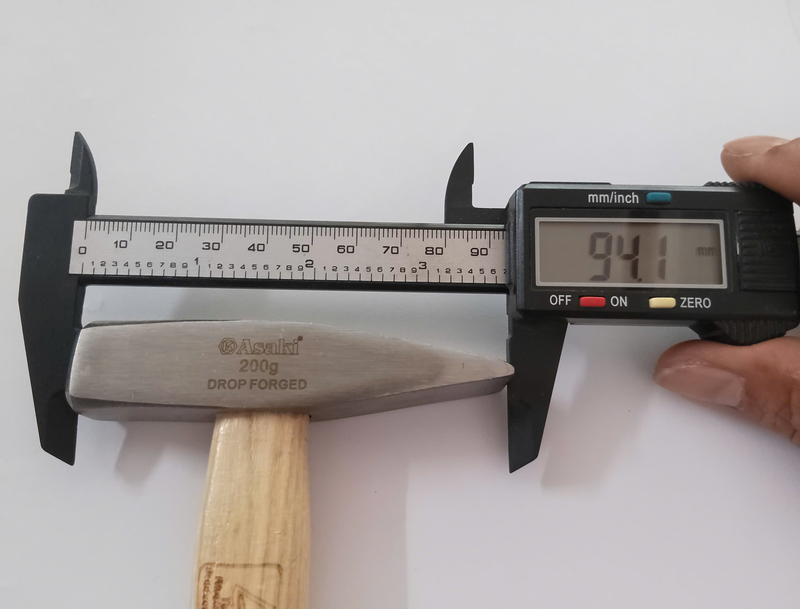 Hình ảnh 14 của mặt hàng Búa đinh cán gỗ 1 đầu dẹp & 1 đầu vuông 200G Asaki AK-9700
