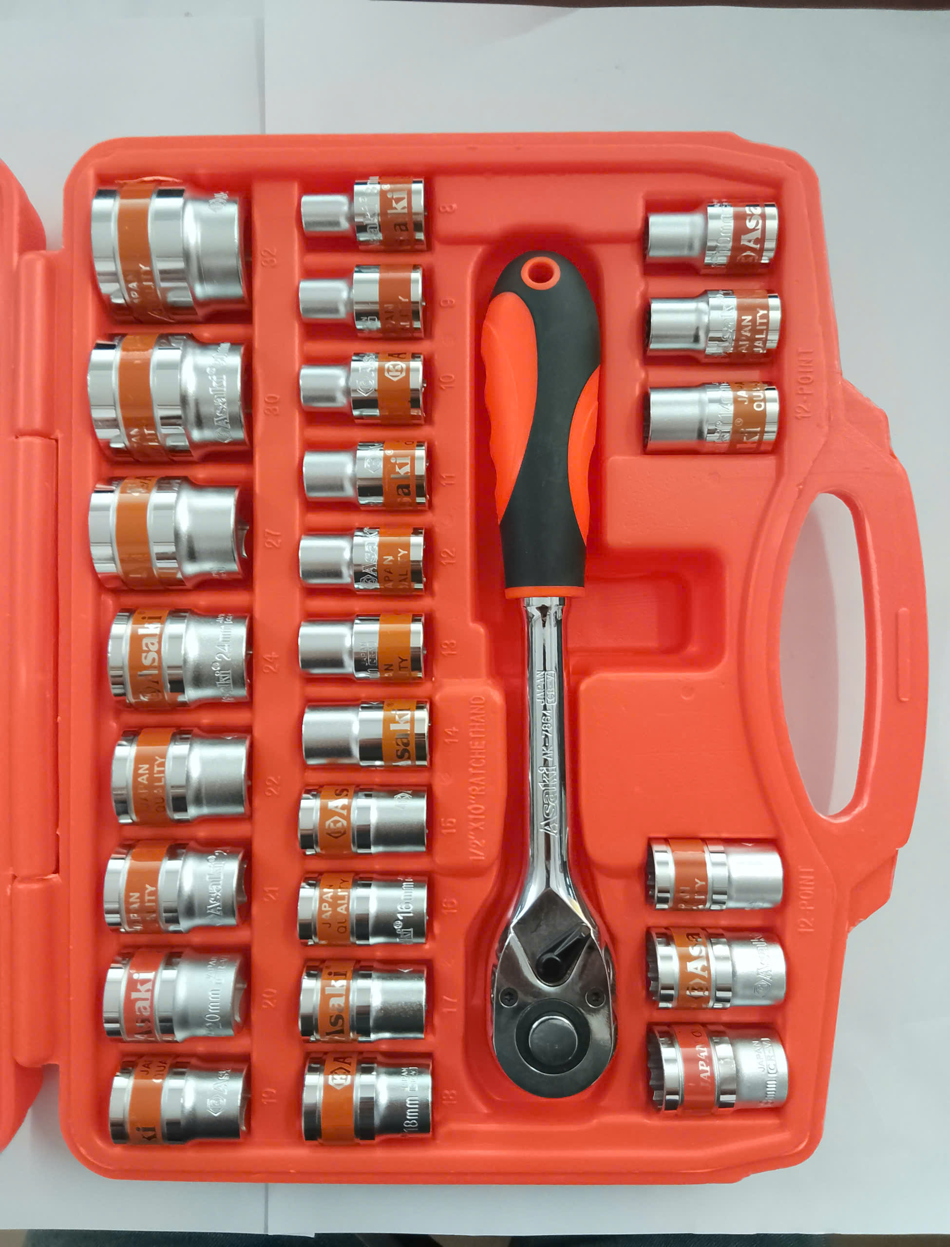 Hình ảnh 19 của mặt hàng Bộ tuýp 1/2"" 6 và 12 cạnh 32 chi tiết (xi bóng viền cam) ""cần vặn cao cấp" Asaki AK-9773