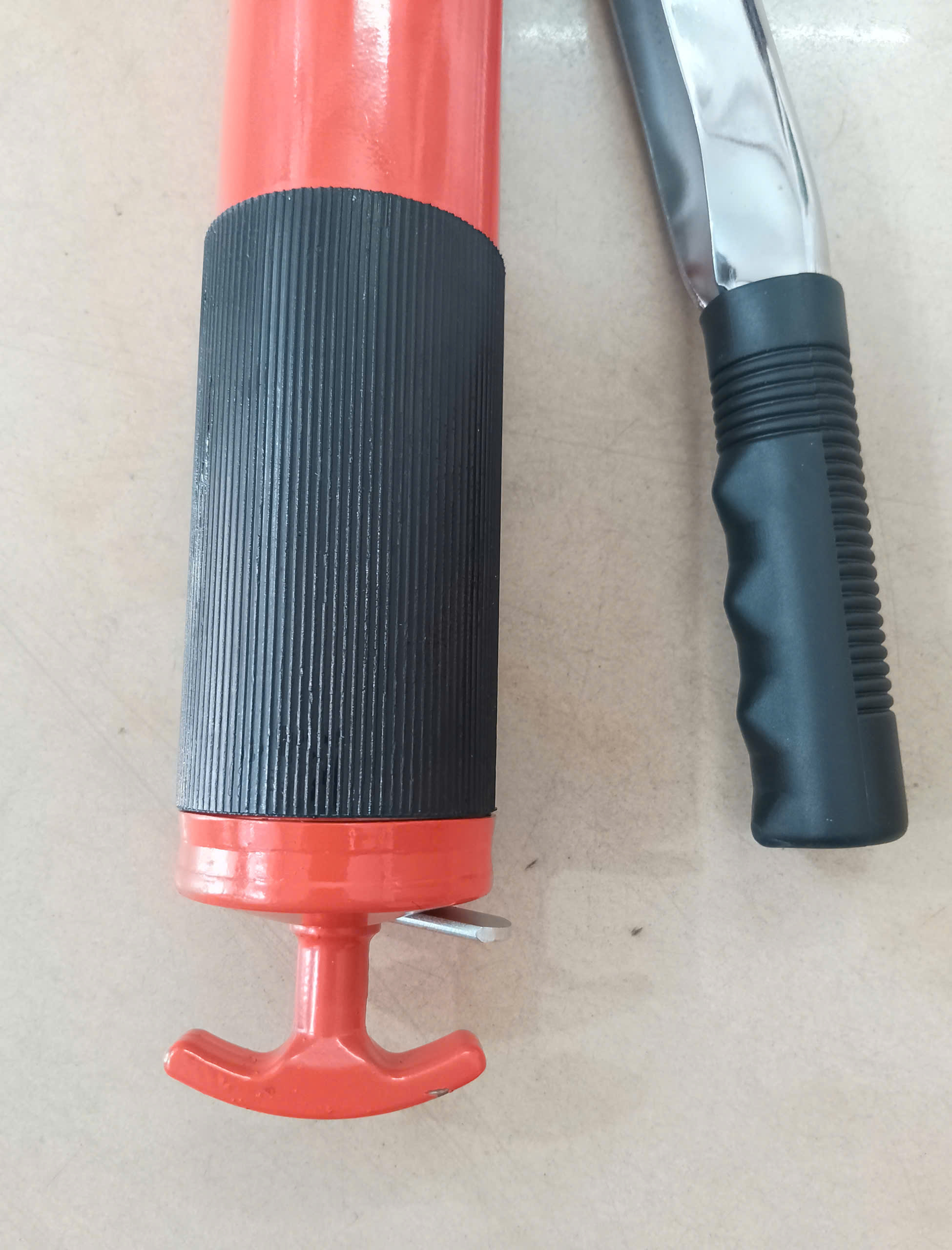 Hình ảnh 11 của mặt hàng Súng bơm mỡ 2 xy lanh cao cấp (áp lực lớn nhất 10000 PSI)" 500cc Asaki AK-1100