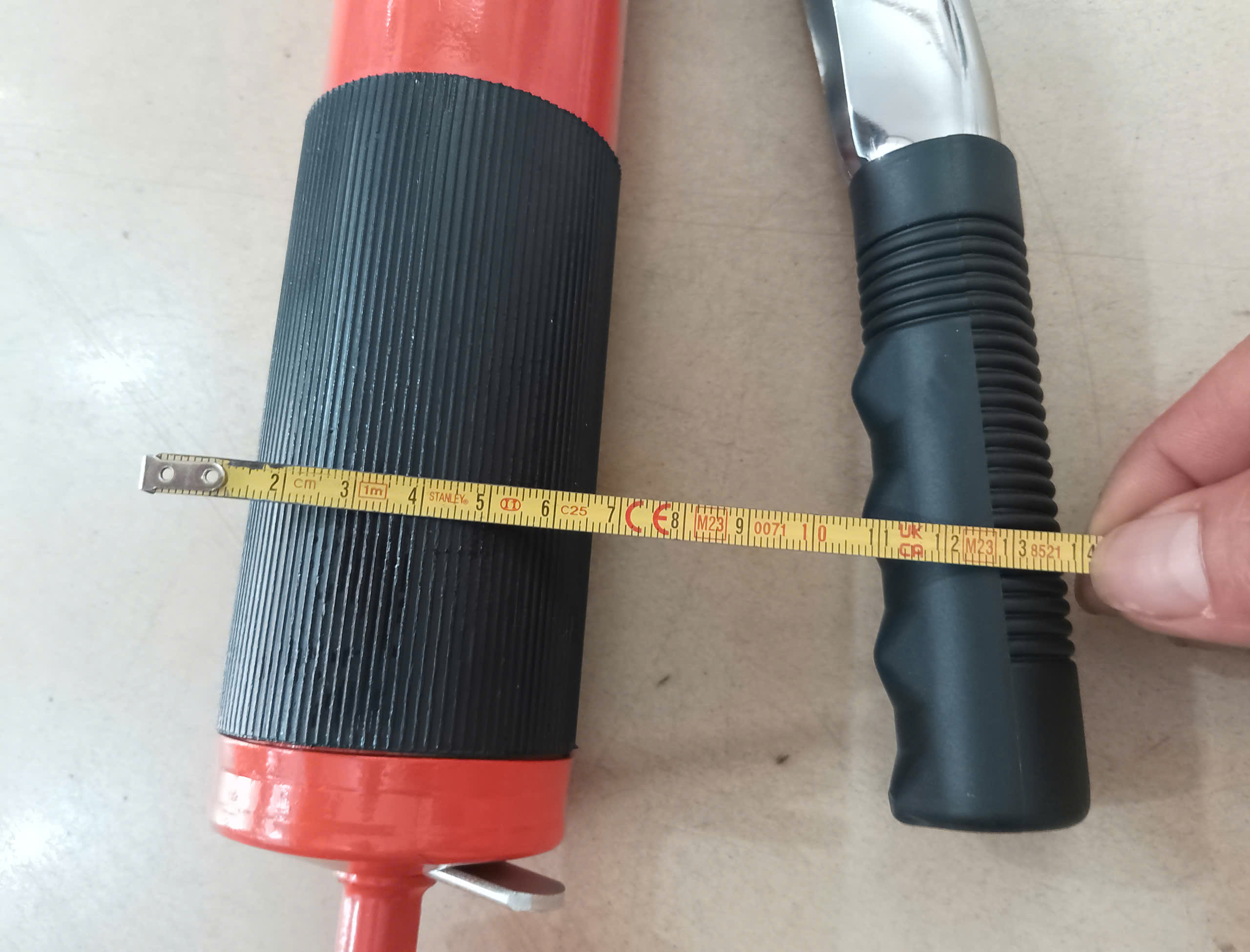 Hình ảnh 12 của mặt hàng Súng bơm mỡ 2 xy lanh cao cấp (áp lực lớn nhất 10000 PSI)" 500cc Asaki AK-1100