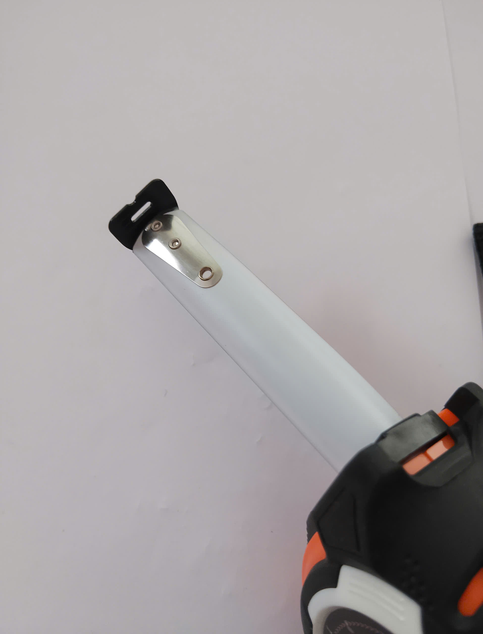 Hình ảnh 12 của mặt hàng Thước kéo nền trắng cao cấp Hệ Mét (vỏ bọc cao su chống va đập) 5m x 19mm Asaki AK-2778