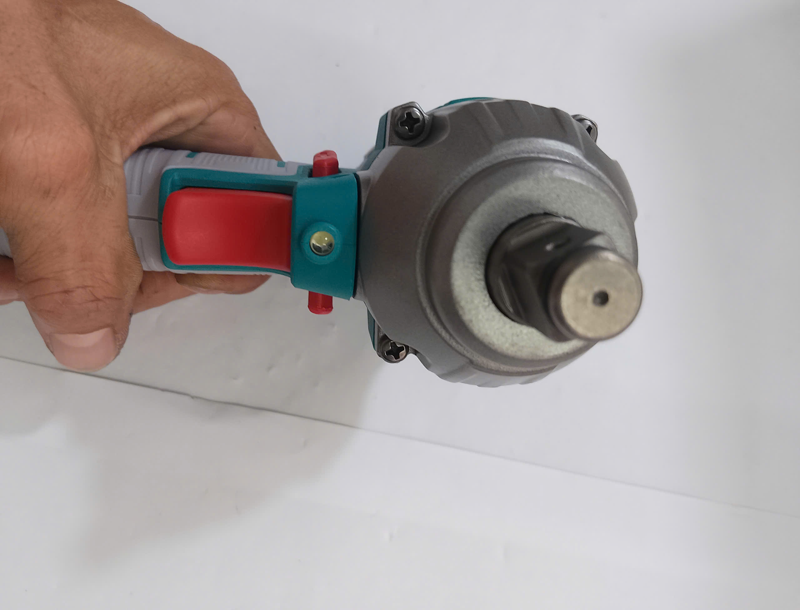 Hình ảnh 23 của mặt hàng Máy siết buloong dùng pin 20V total TIWLI2038