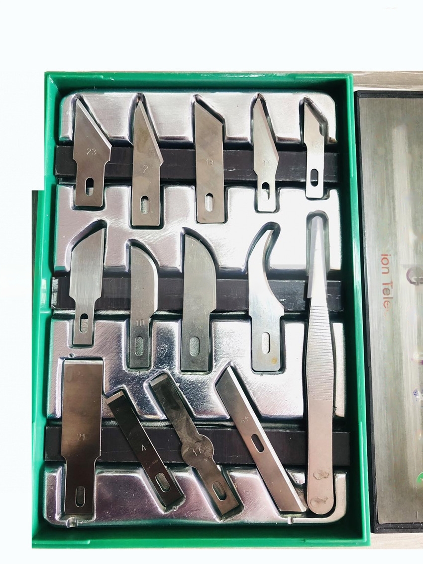 Hình ảnh 1 của mặt hàng Bộ tô vít đóng và lưỡi dao khắc 46 linh kiện Berrylion 060801046